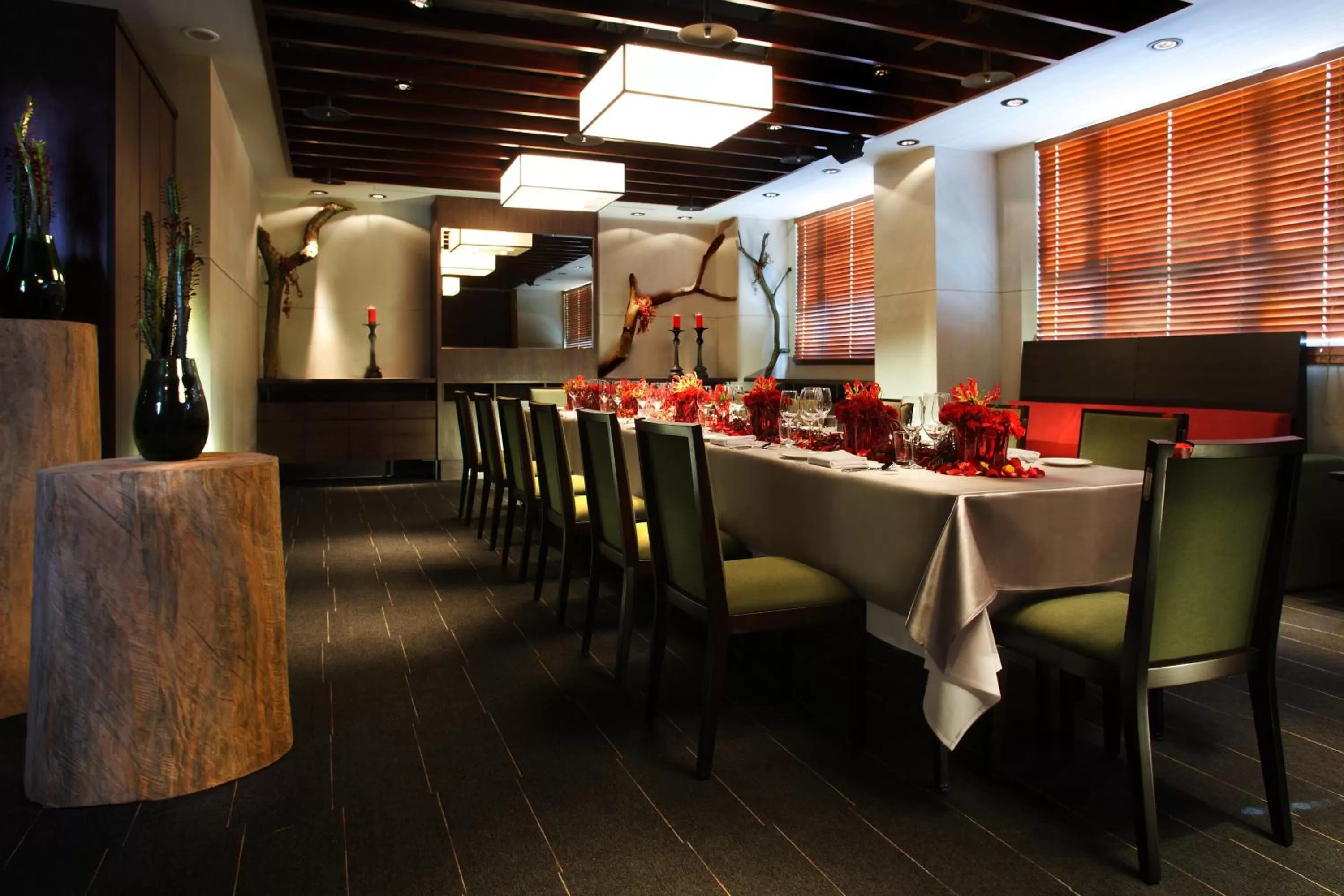 Restaurant/places to eat in Grand Victoria Hotel