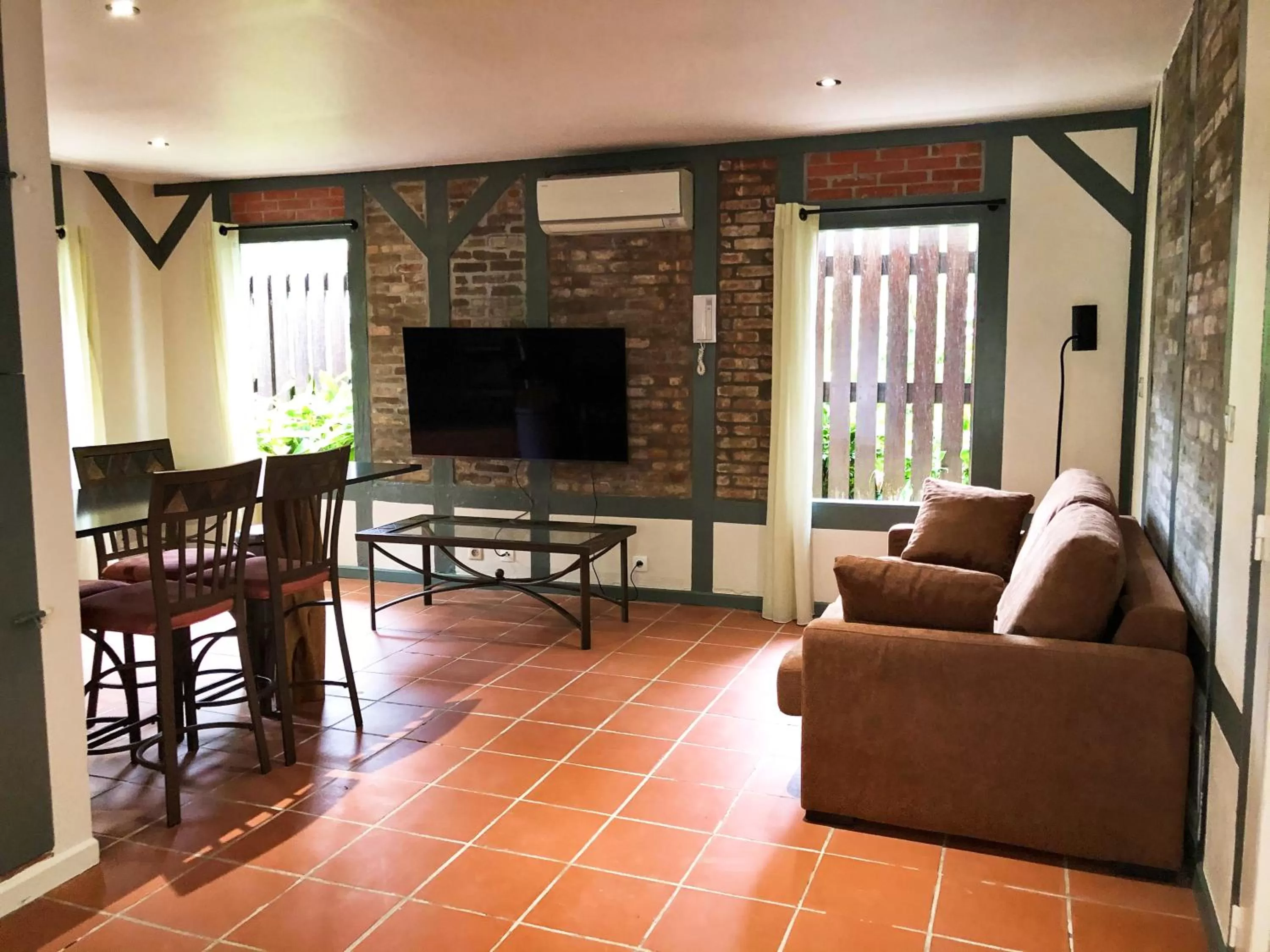 TV and multimedia in Eclipse Belle Etoile Appart'hôtel