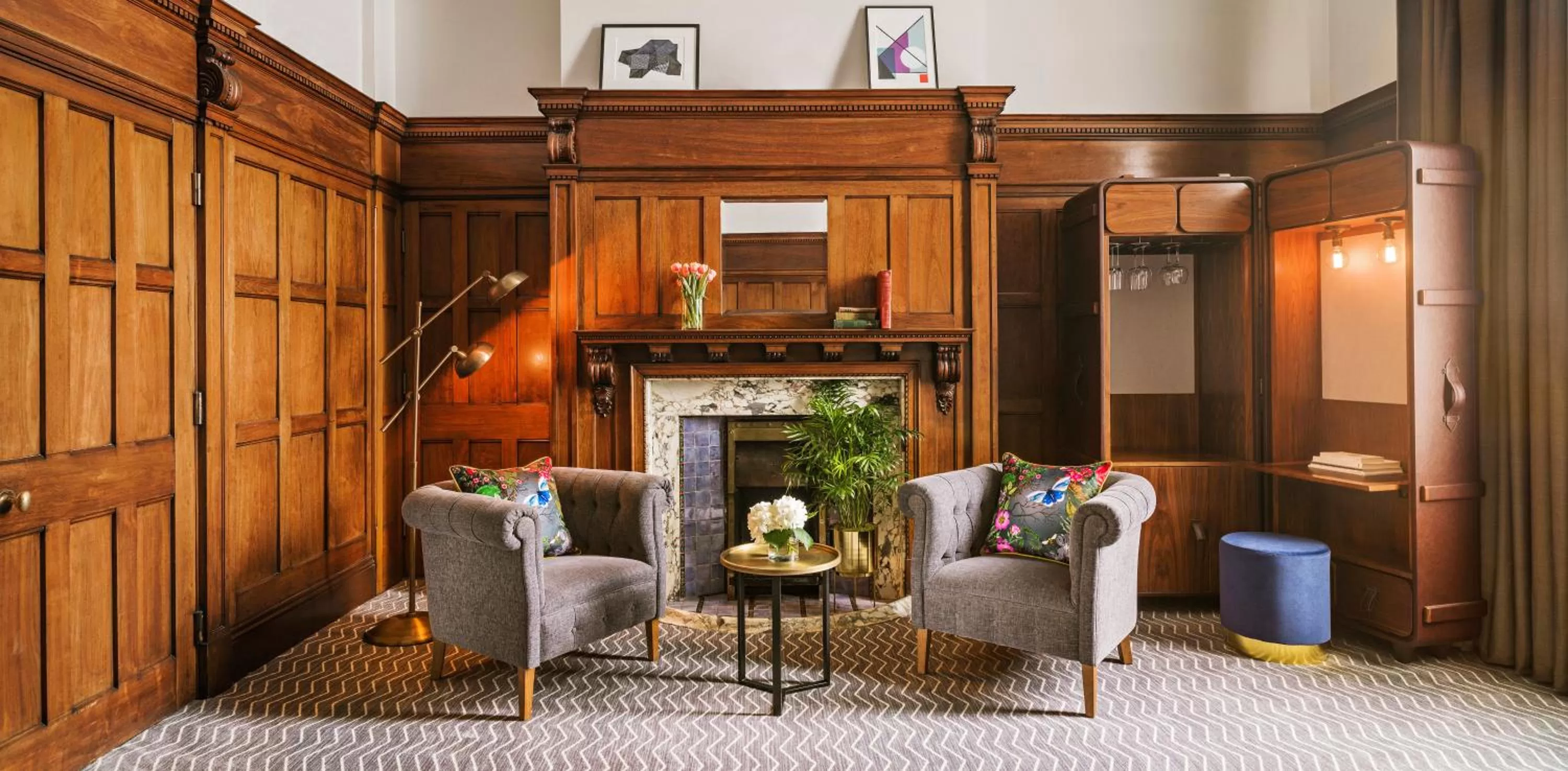 Photo of the whole room in Kimpton Clocktower by IHG