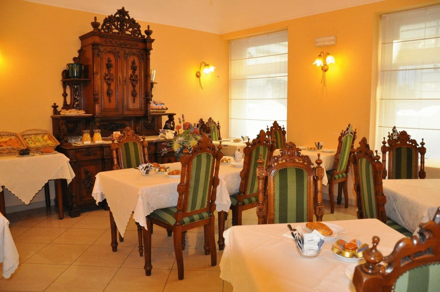 Restaurant/places to eat in Liberty Hotel