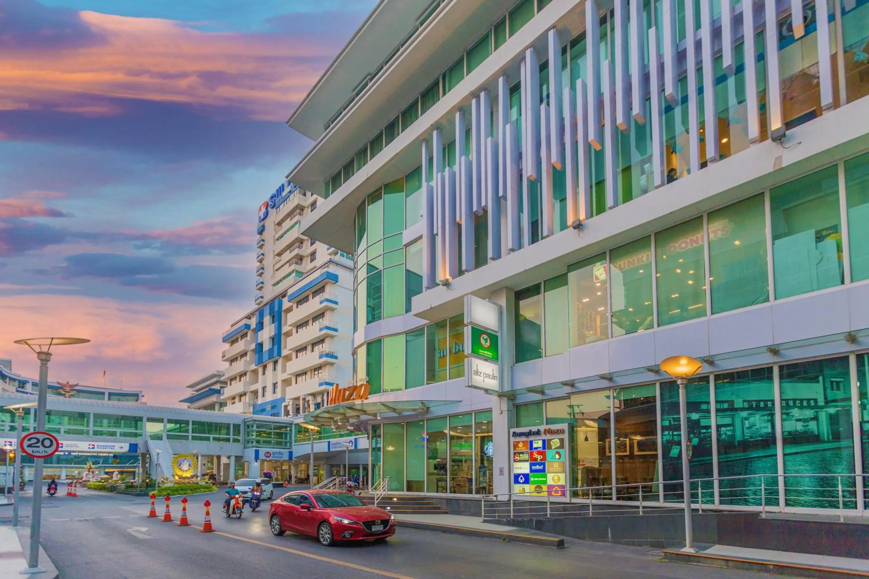 Nearby landmark in Amp Am House Bangkok Hotel