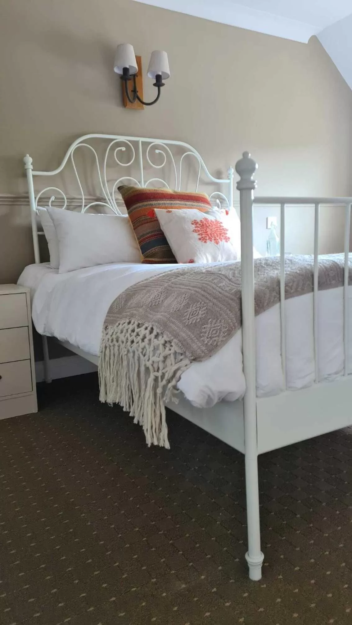 Triple Room with Shower in The Cricketers Inn