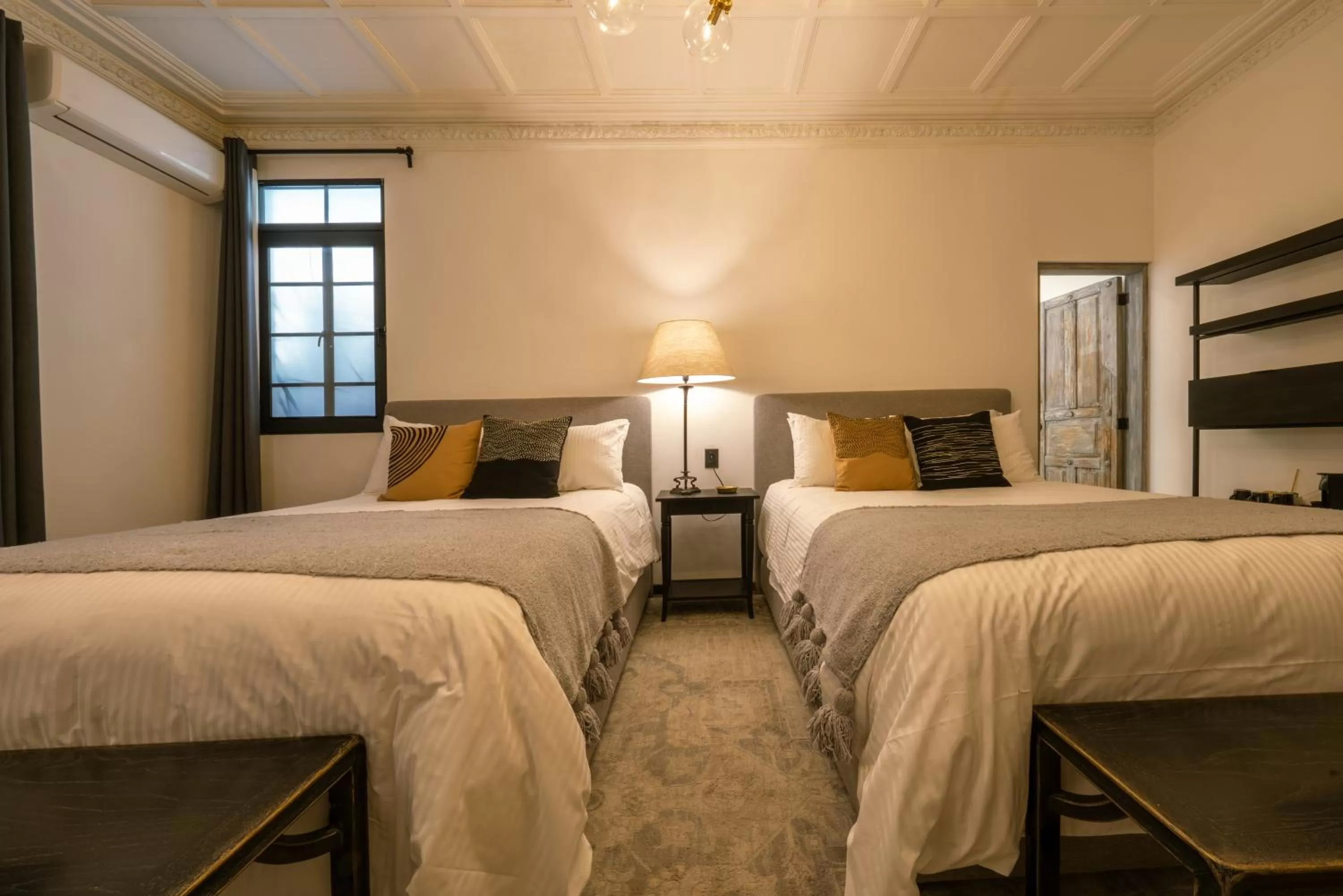 Bedroom, Bed in Orchid House Mexico City