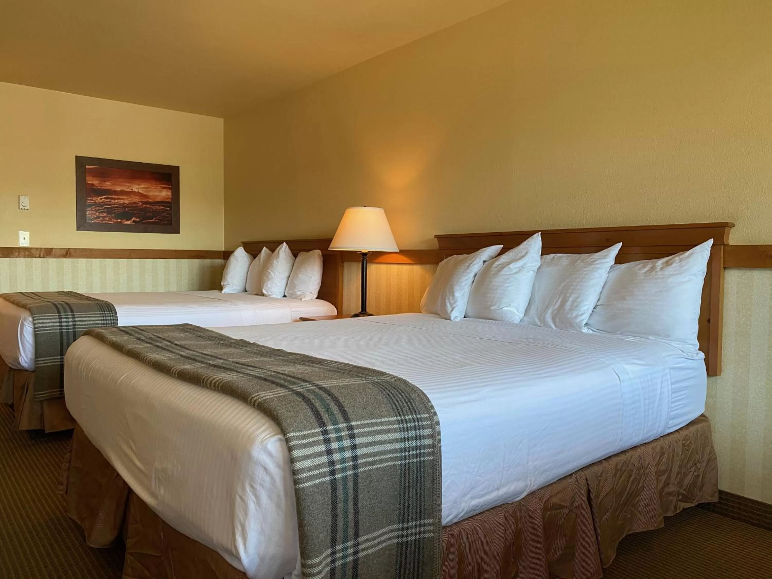 Bed in Cousin's Country Inn