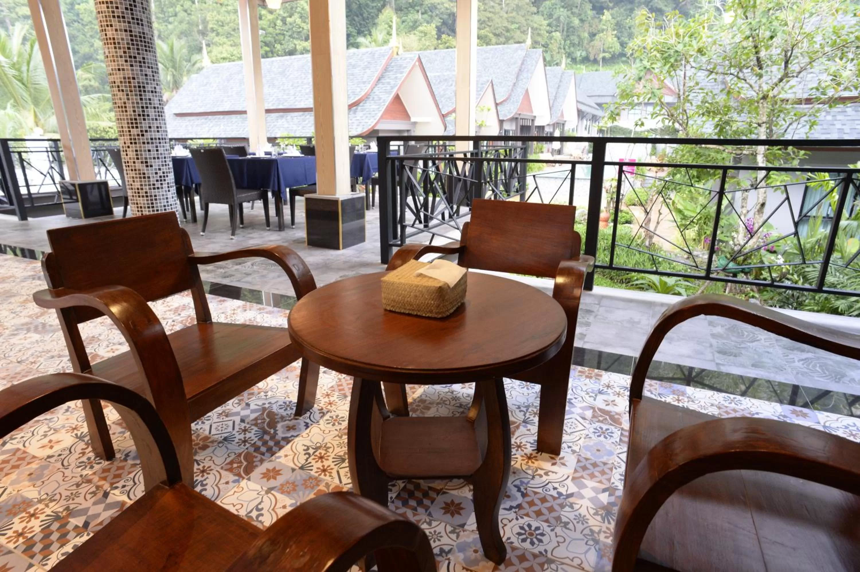 Restaurant/places to eat in The Scene Cliff View Villas