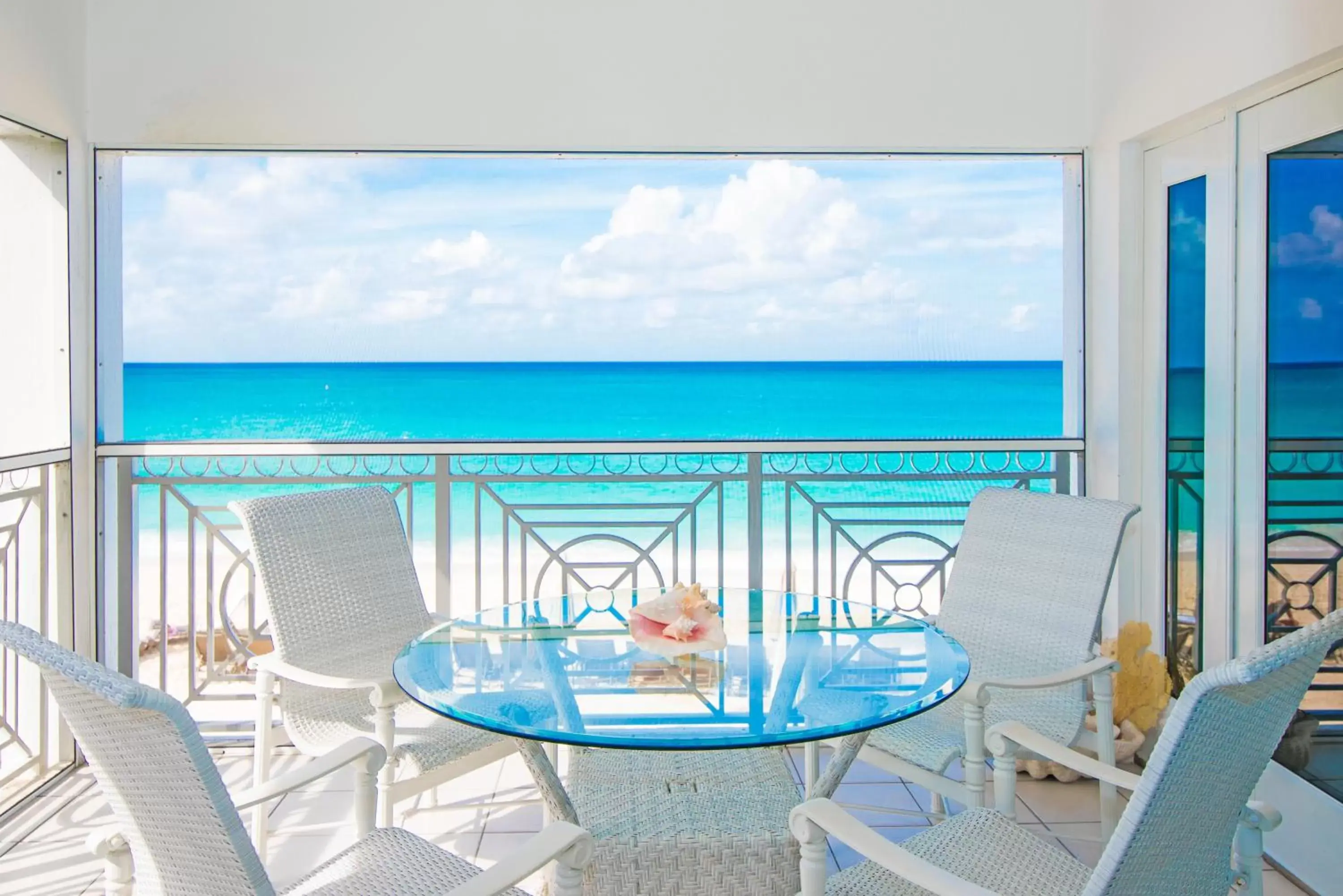 Three-Bedroom Apartment #624 in Regal Beach Club Three-Bedroom Apartment #624 in Regal Beach Club