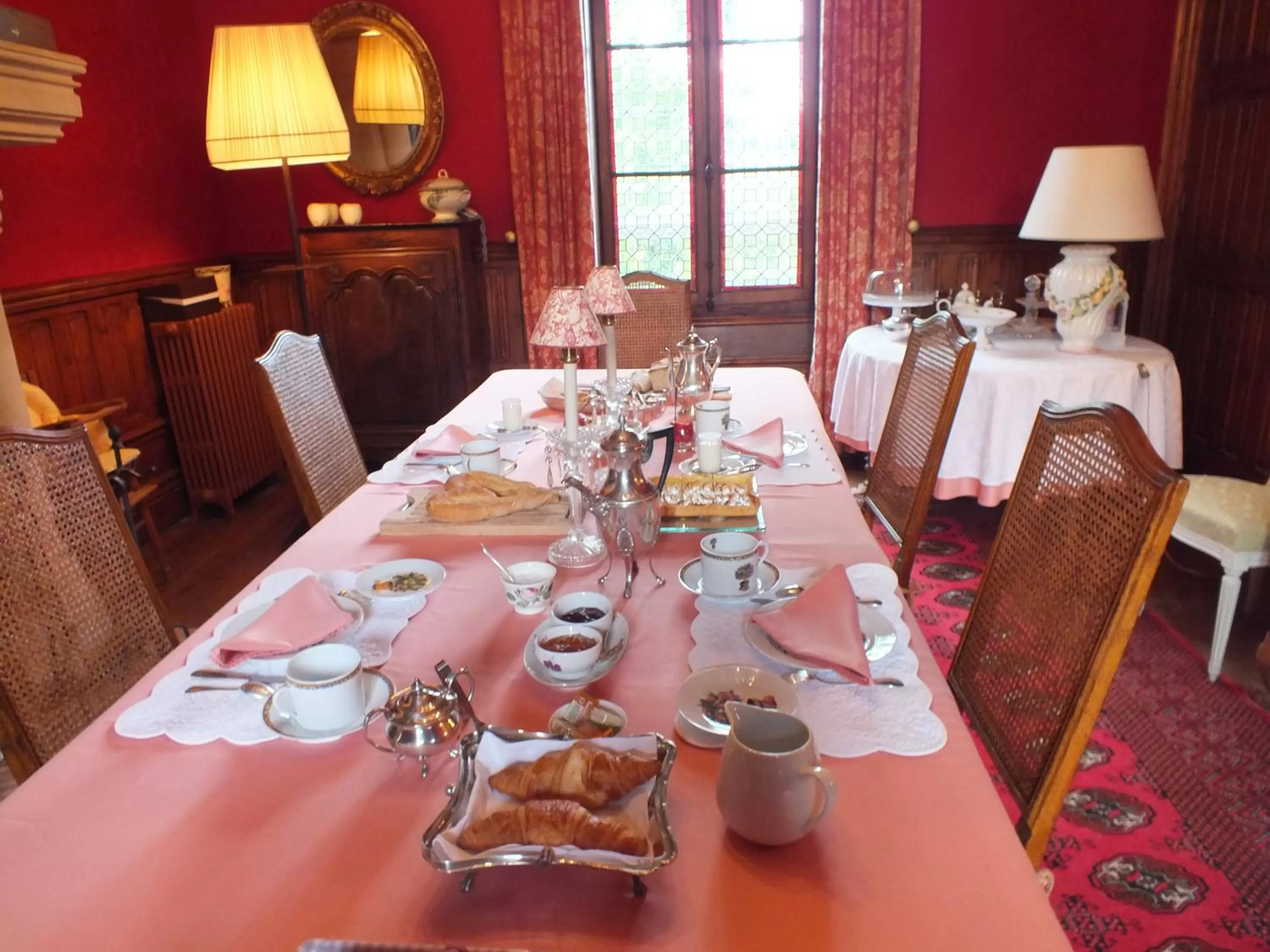 Breakfast in Château de Nazé Vivy-Saumur