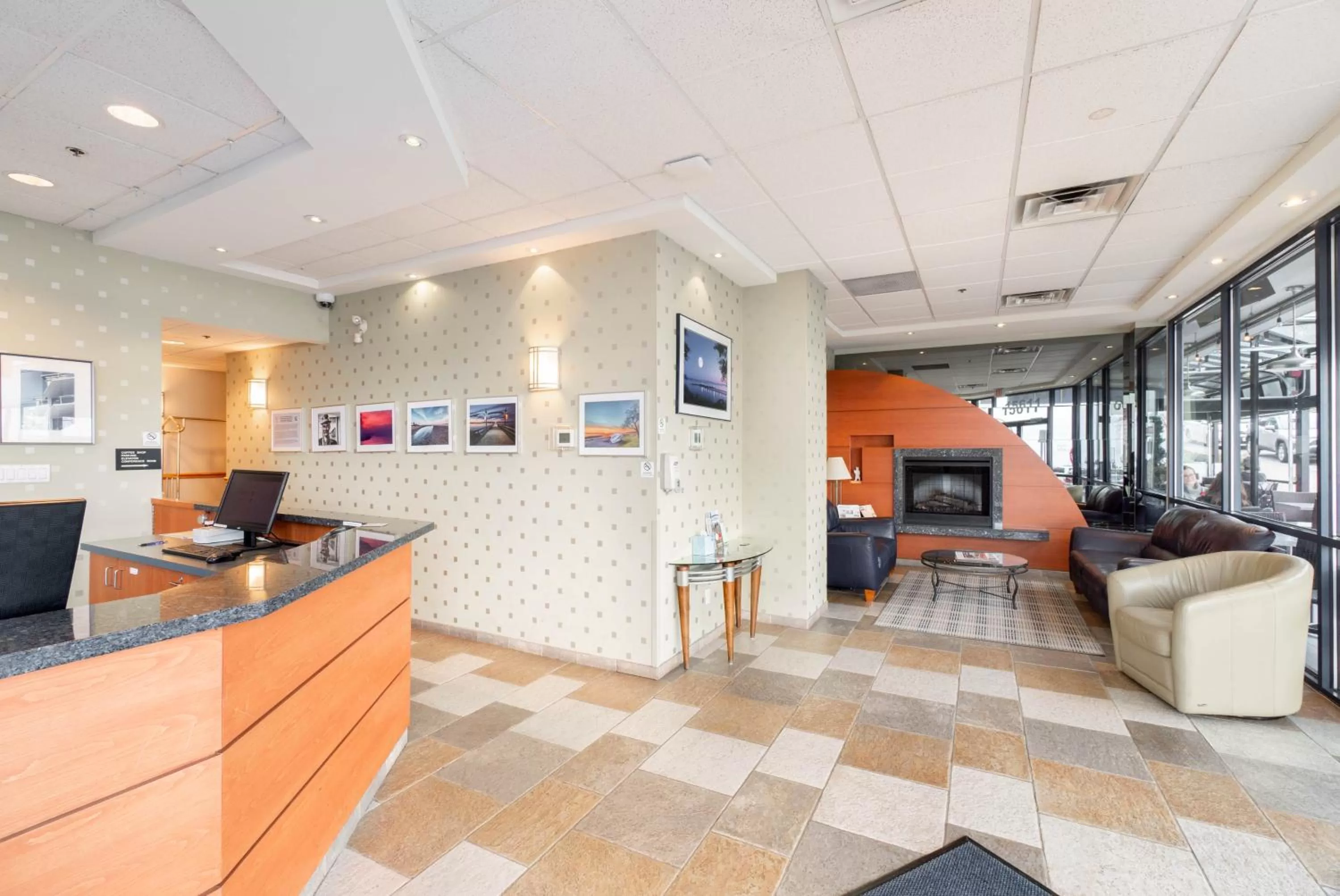 Lobby or reception in Ocean Promenade Hotel