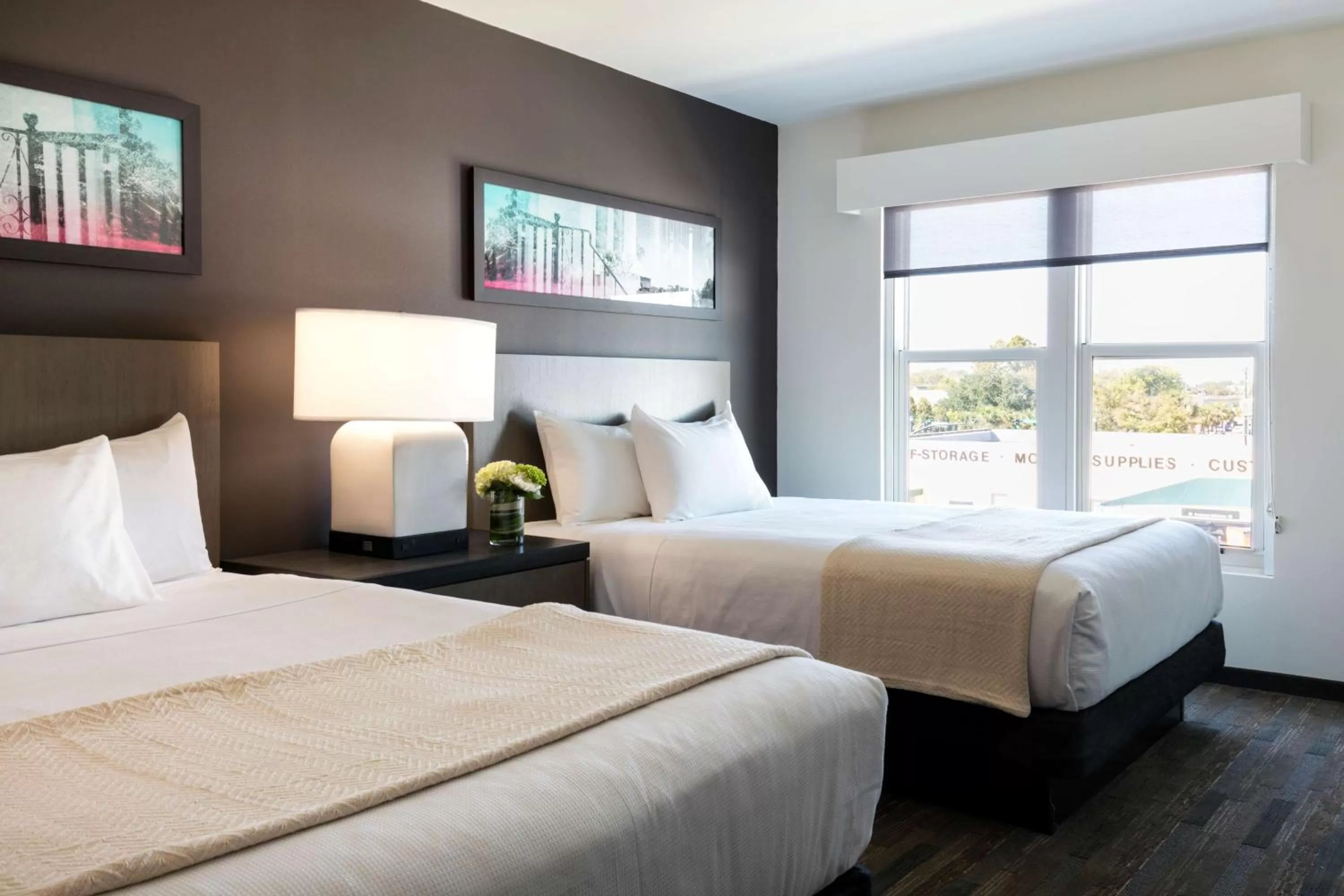 Photo of the whole room, Bed in Hyatt House Charleston - Historic District