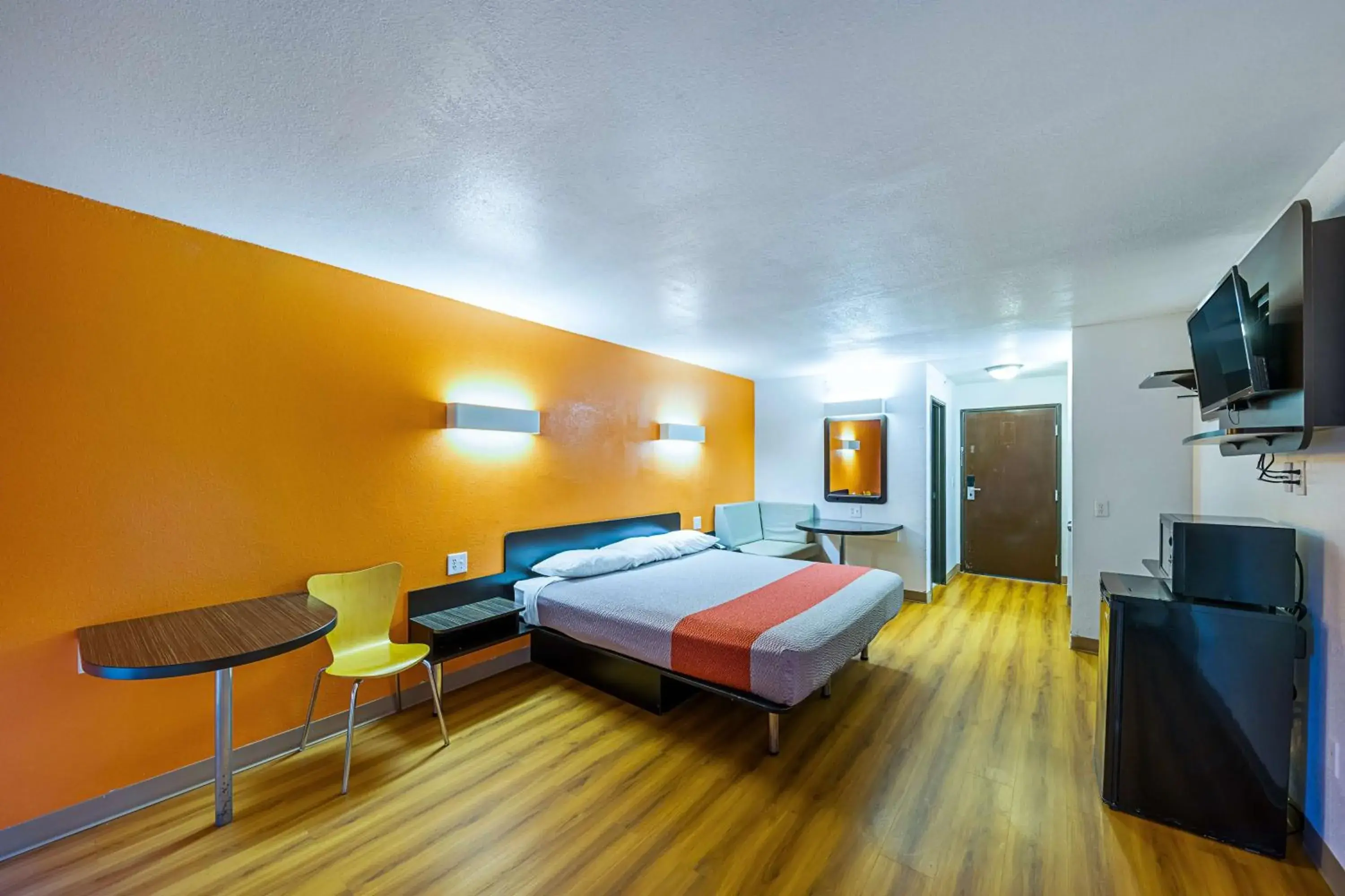 King Room - single occupancy - Smoking in Motel 6-Amarillo, TX King Room - single occupancy - Smoking in Motel 6-Amarillo, TX