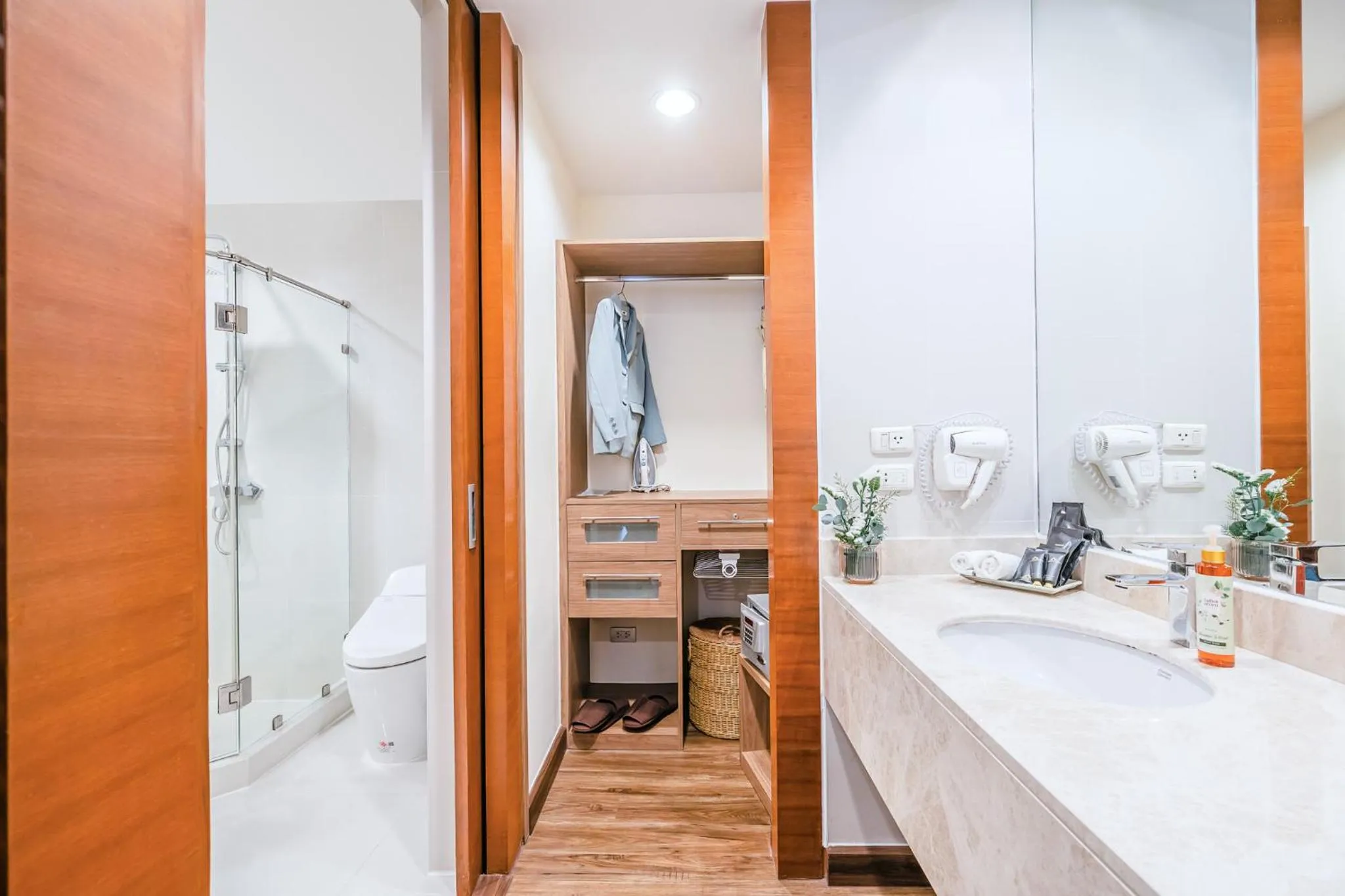 Shower in Amanta Hotel & Residence Ratchada