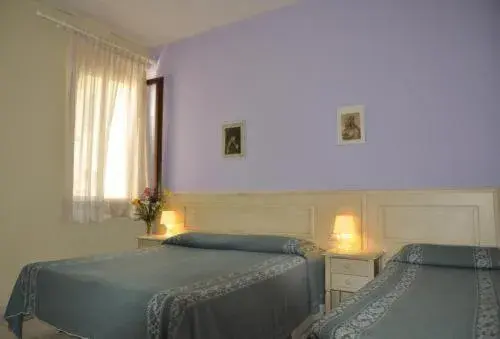 Triple Room in Hotel Regina Triple Room in Hotel Regina