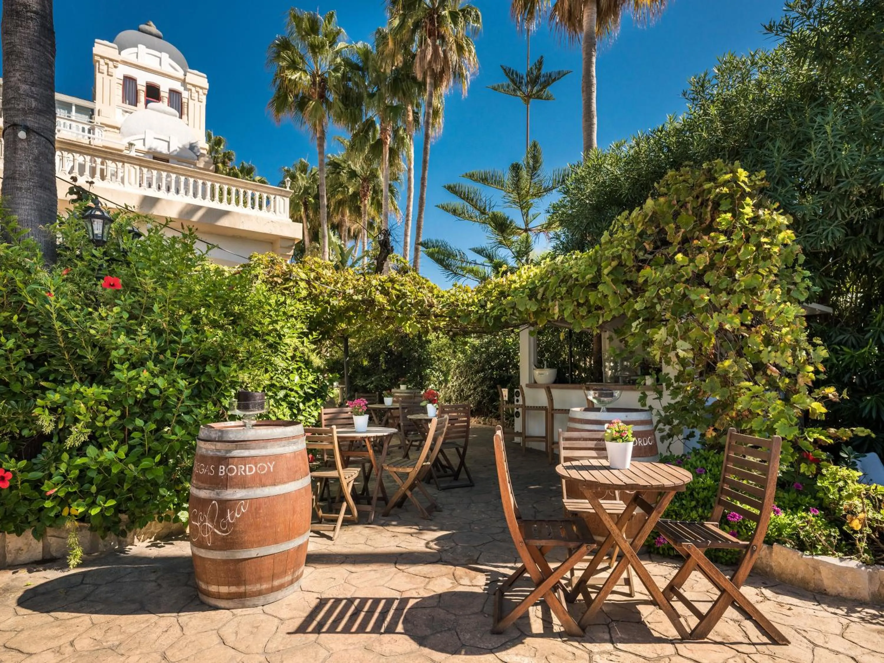 Patio in Hotel Ciutat Jardi