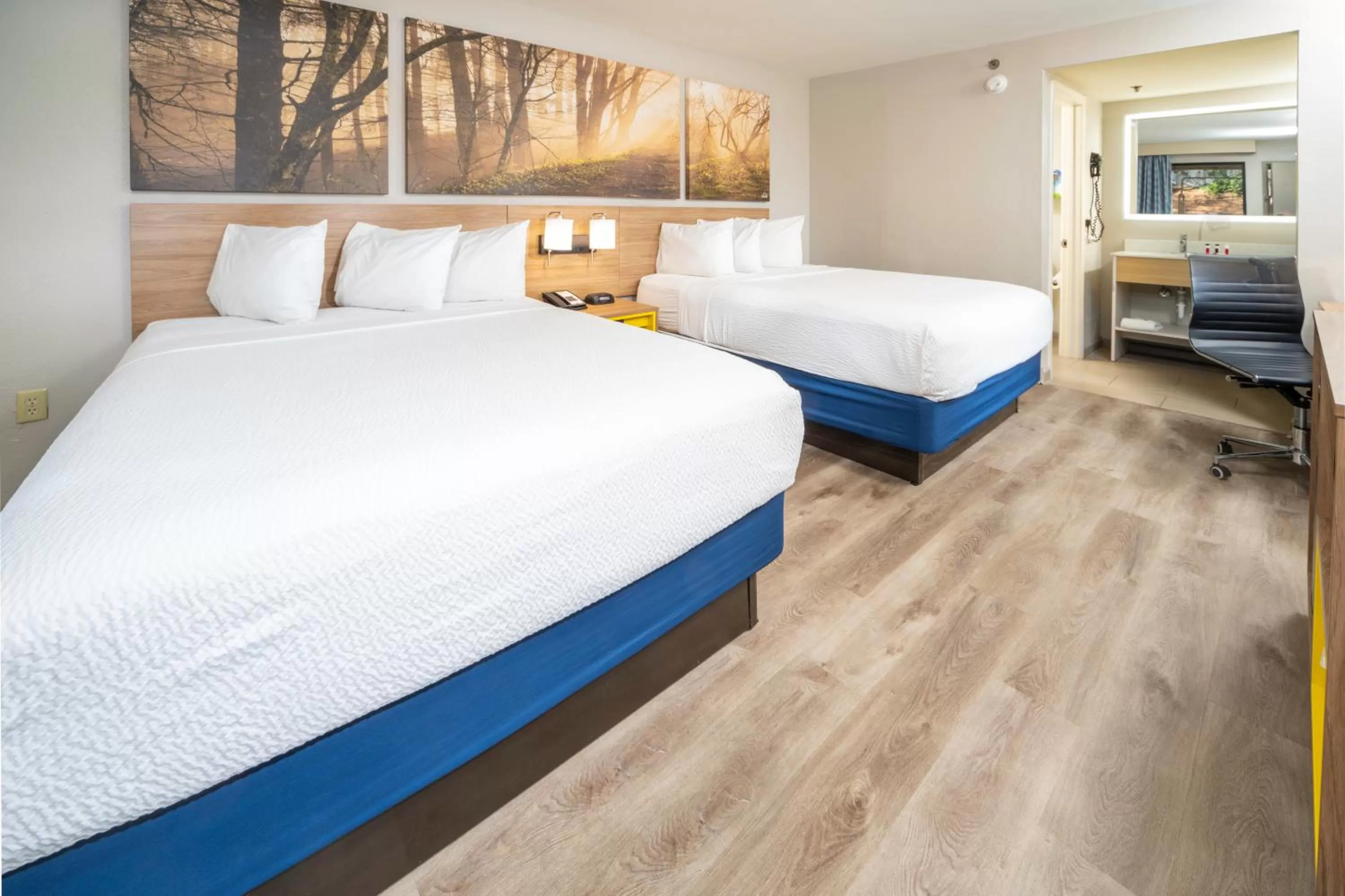 Bedroom, Bed in Days Inn by Wyndham Atlanta Stone Mountain