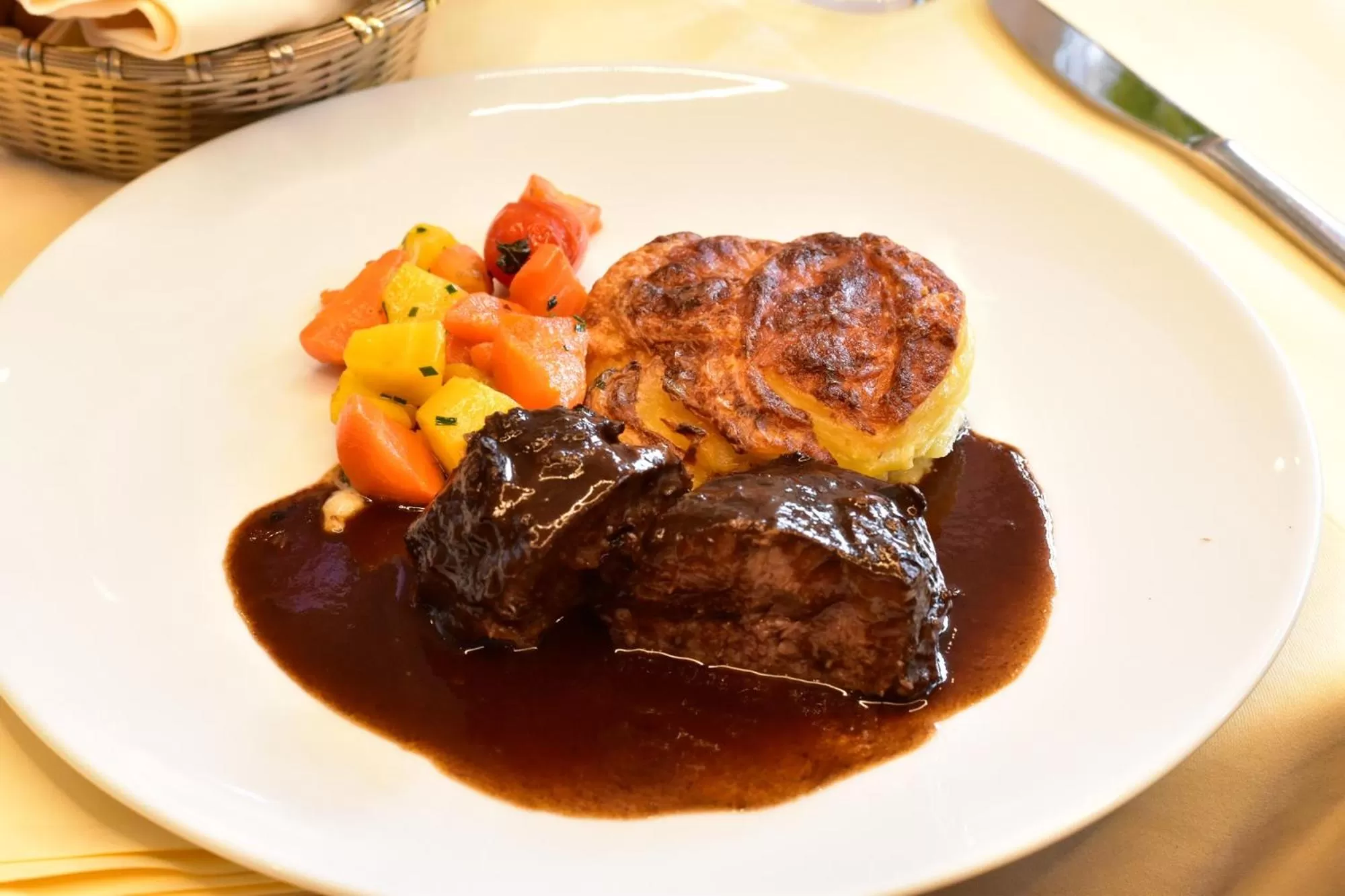 Food and drinks in Romantik Hotel Schwan