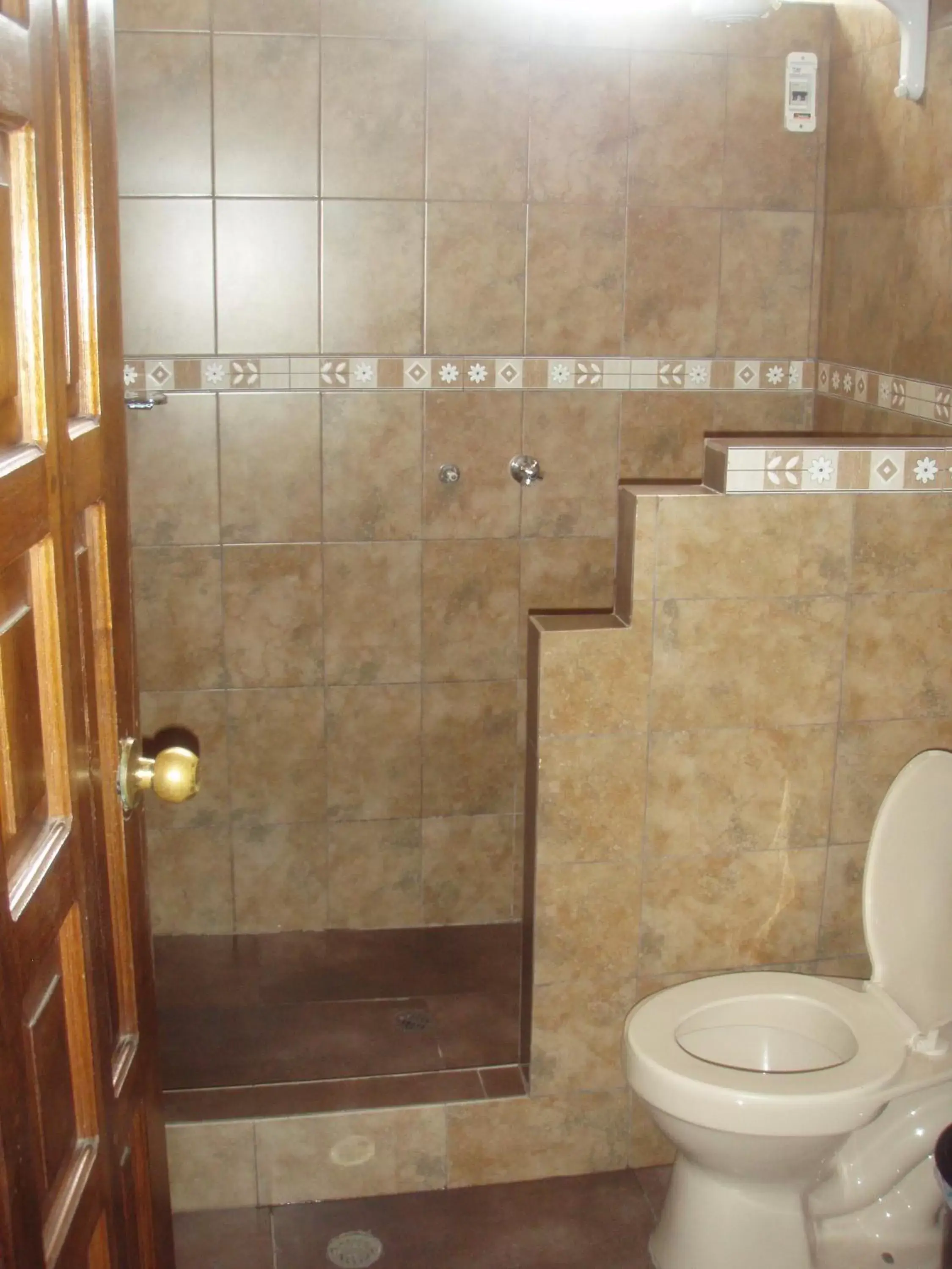Single Room with Shared Shower and Toilet in Hostal Limoncocha Single Room with Shared Shower and Toilet in Hostal Limoncocha