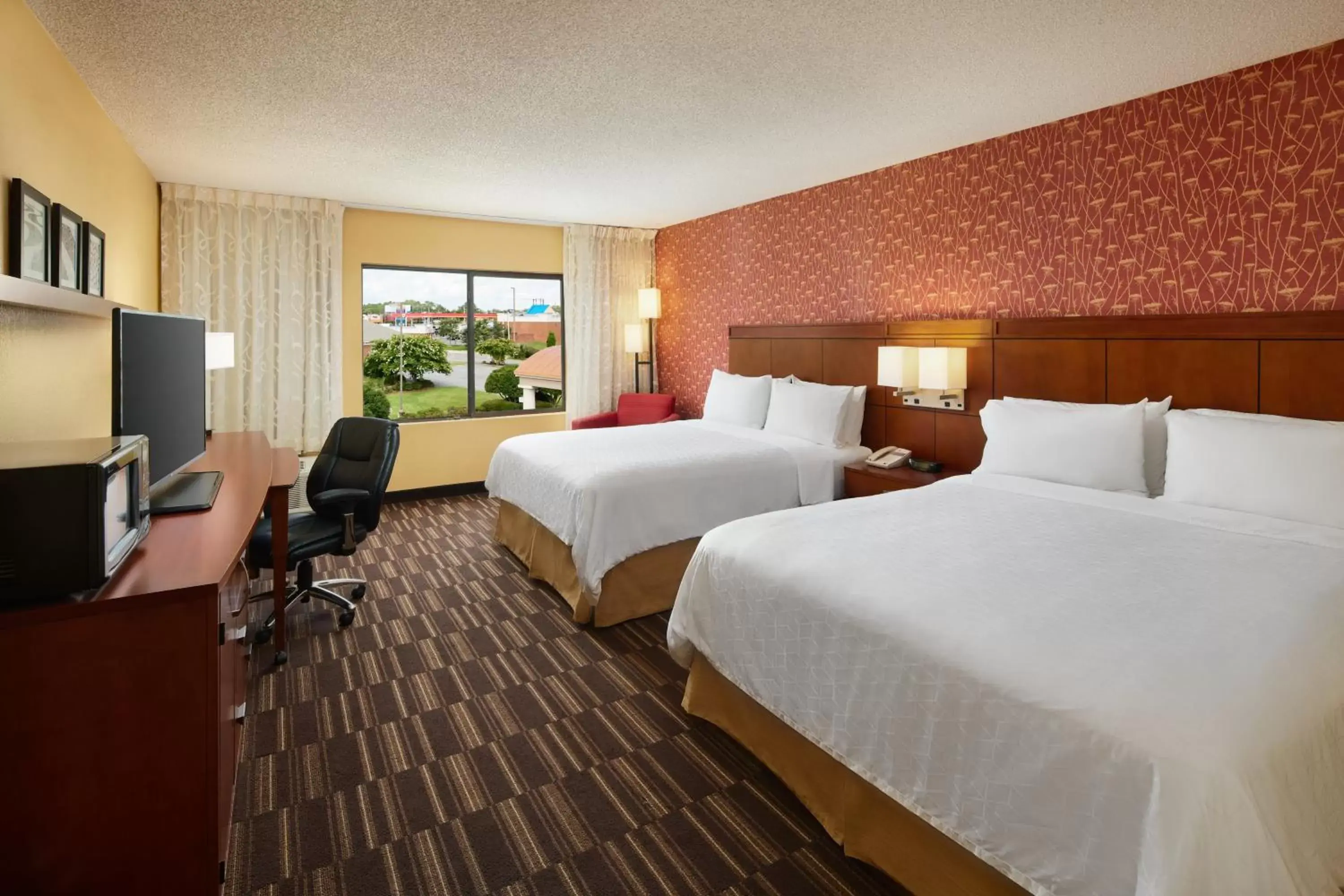 Standard Room with Two Queen Beds in Holiday Inn Express Tifton by IHG Standard Room with Two Queen Beds in Holiday Inn Express Tifton by IHG