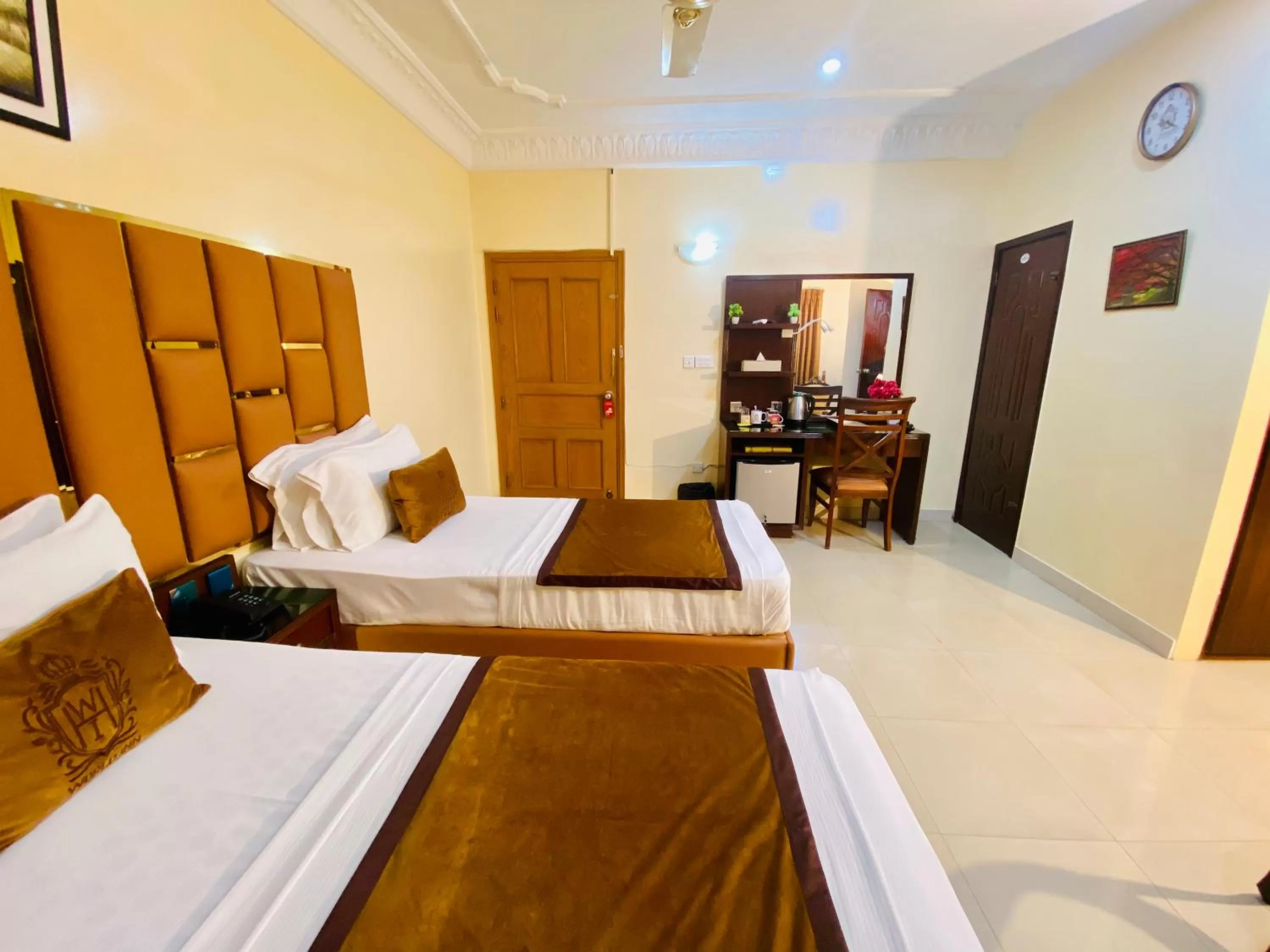 Bed in World Inn Karachi