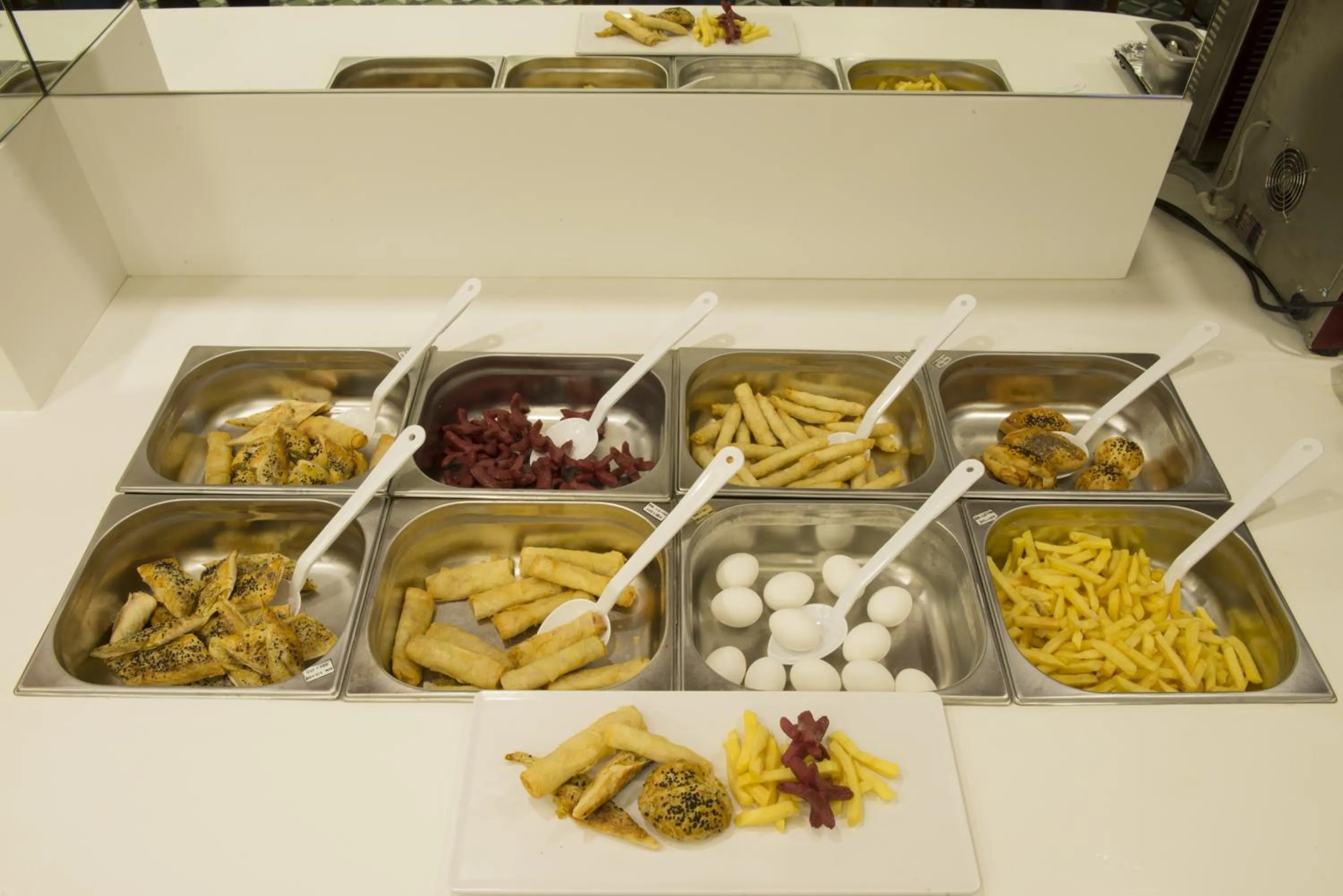 Restaurant/places to eat in Cumbali Plaza Hotel