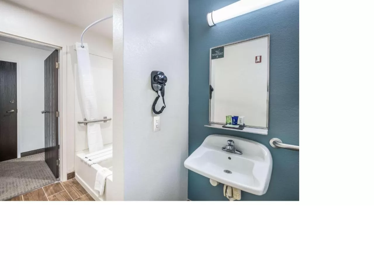 Shower in Sleep Inn & Suites Tallahassee-Capitol