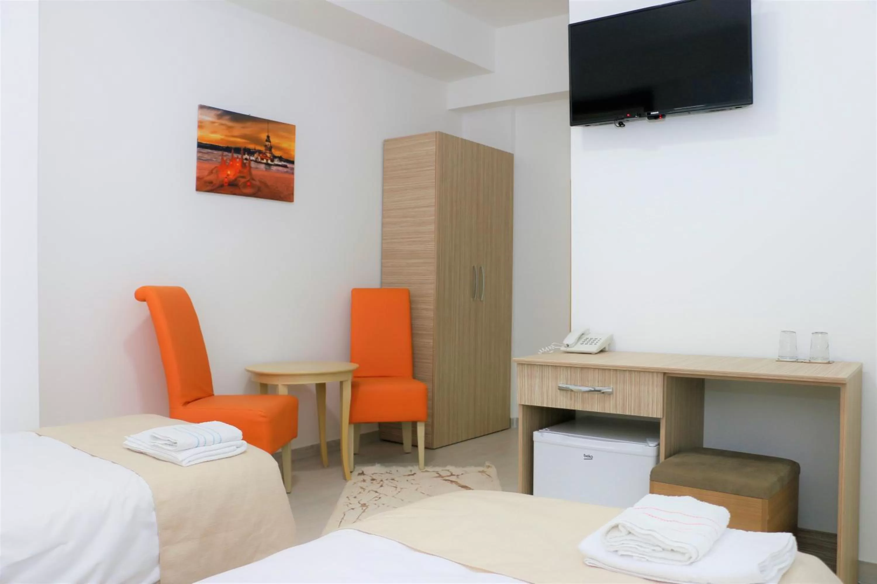 Seating area, TV/Entertainment Center in Hotel Old Konak