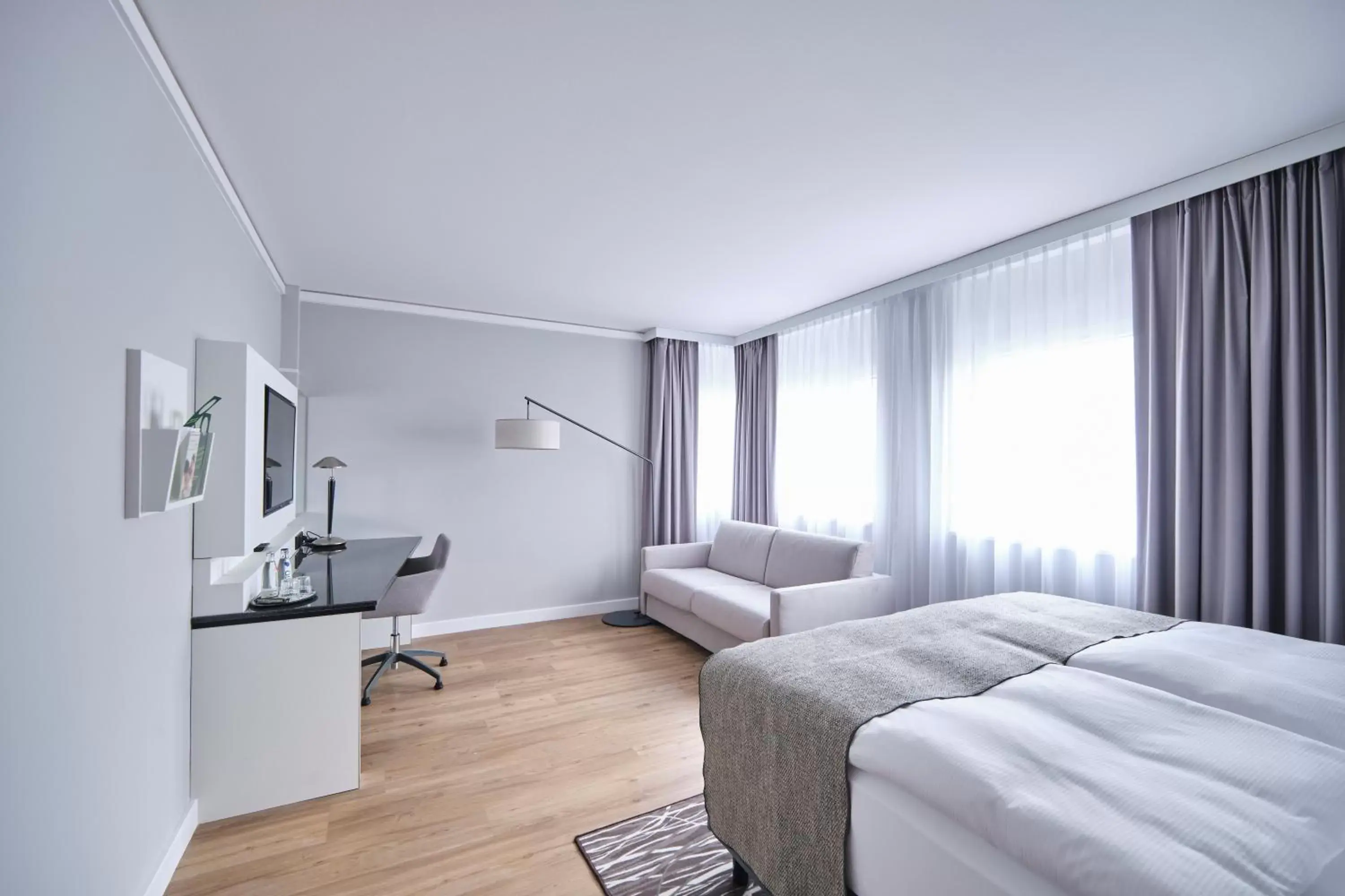 Premium King Room in Holiday Inn Berlin Airport - Conference Centre by IHG Premium King Room in Holiday Inn Berlin Airport - Conference Centre by IHG
