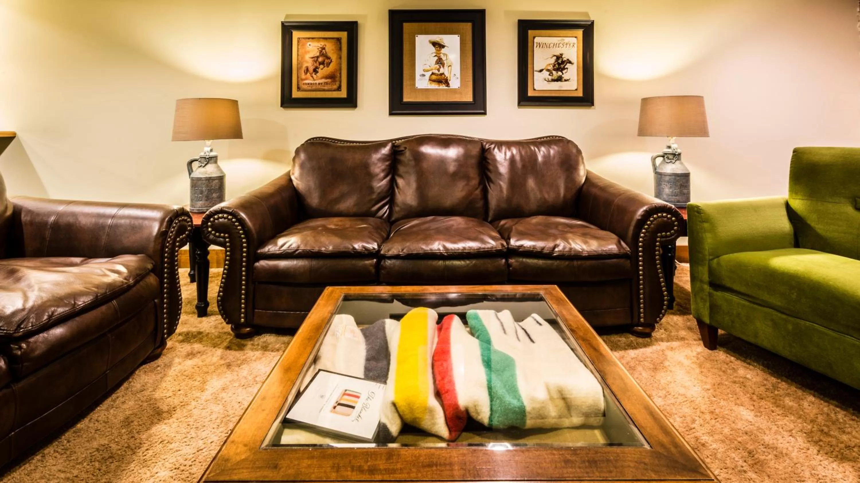 Communal lounge/ TV room in Rustlers Lodge