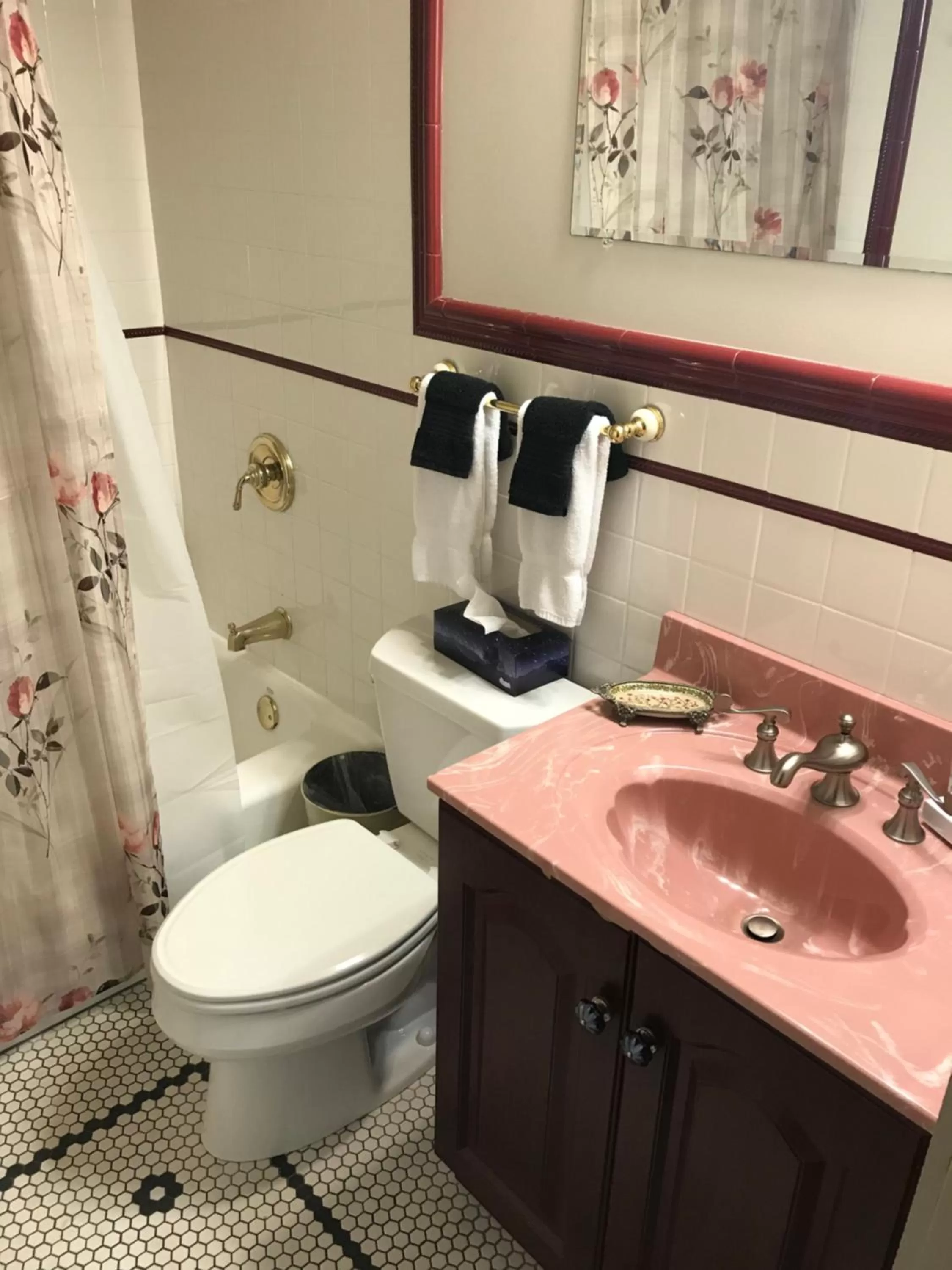 Shower, Bathroom in Elaine's Cape May Boutique Hotel