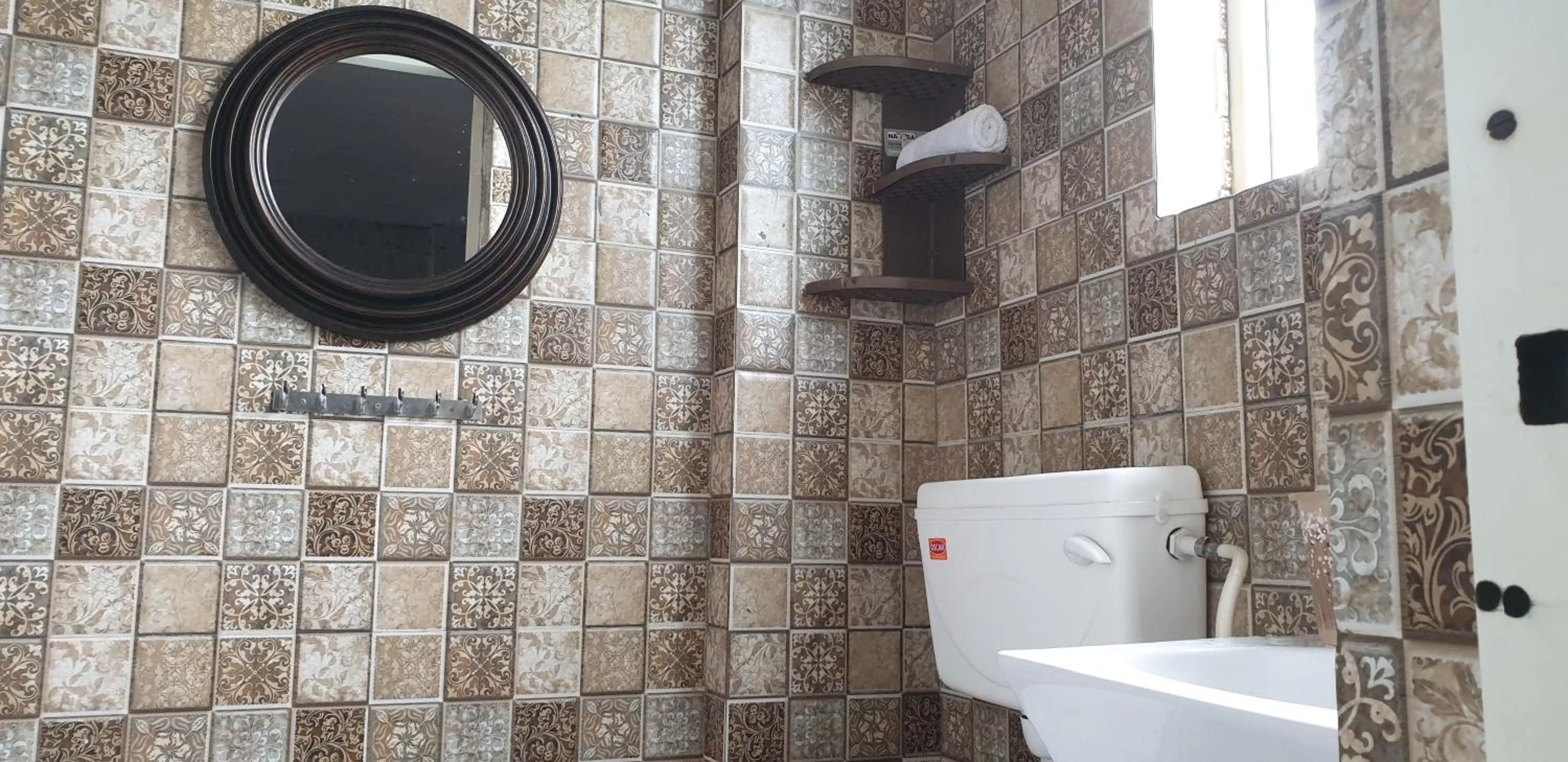 Bathroom in Maple Leaf Hotel