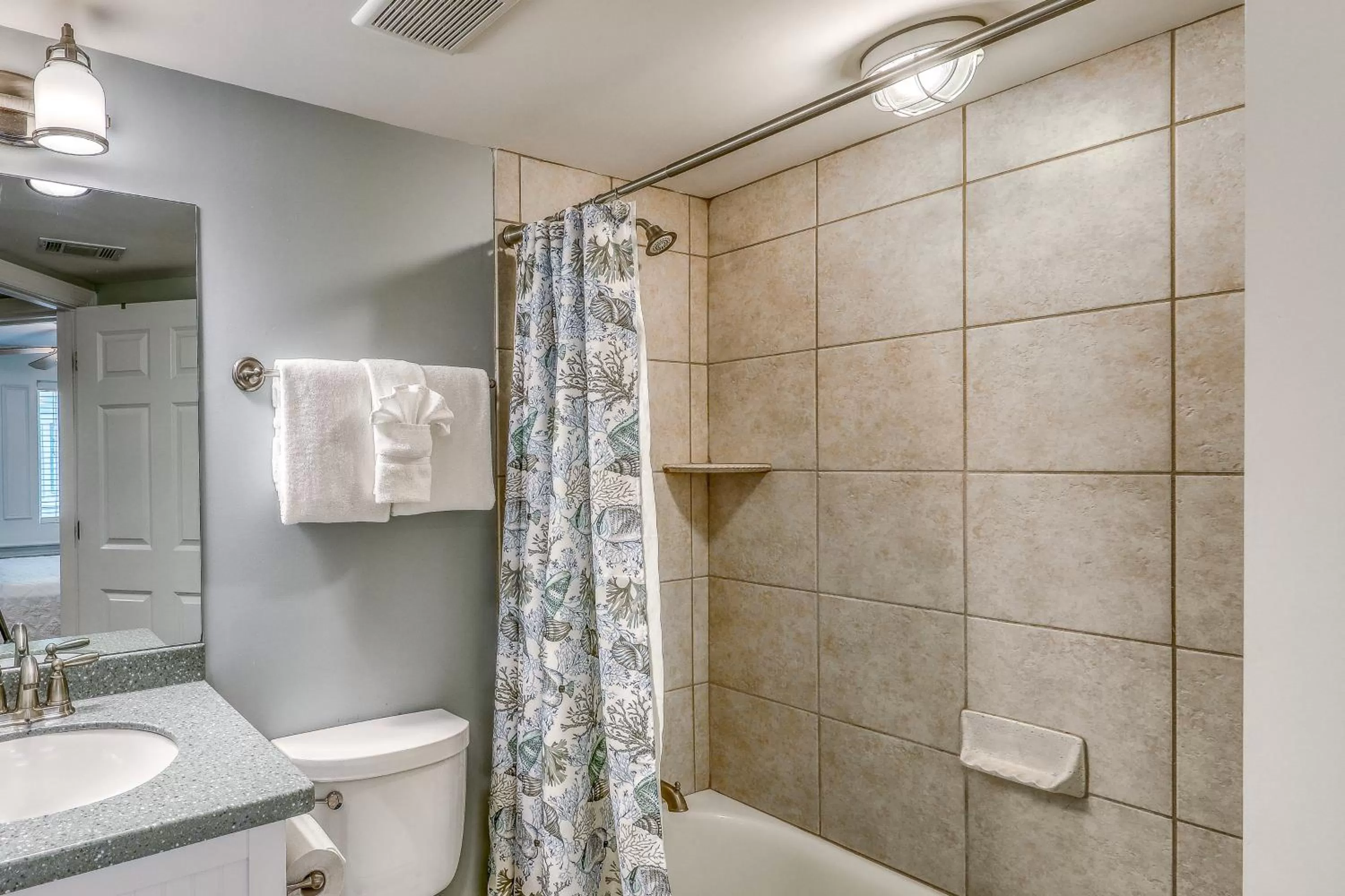 Bathroom in Tybee Cruisin'