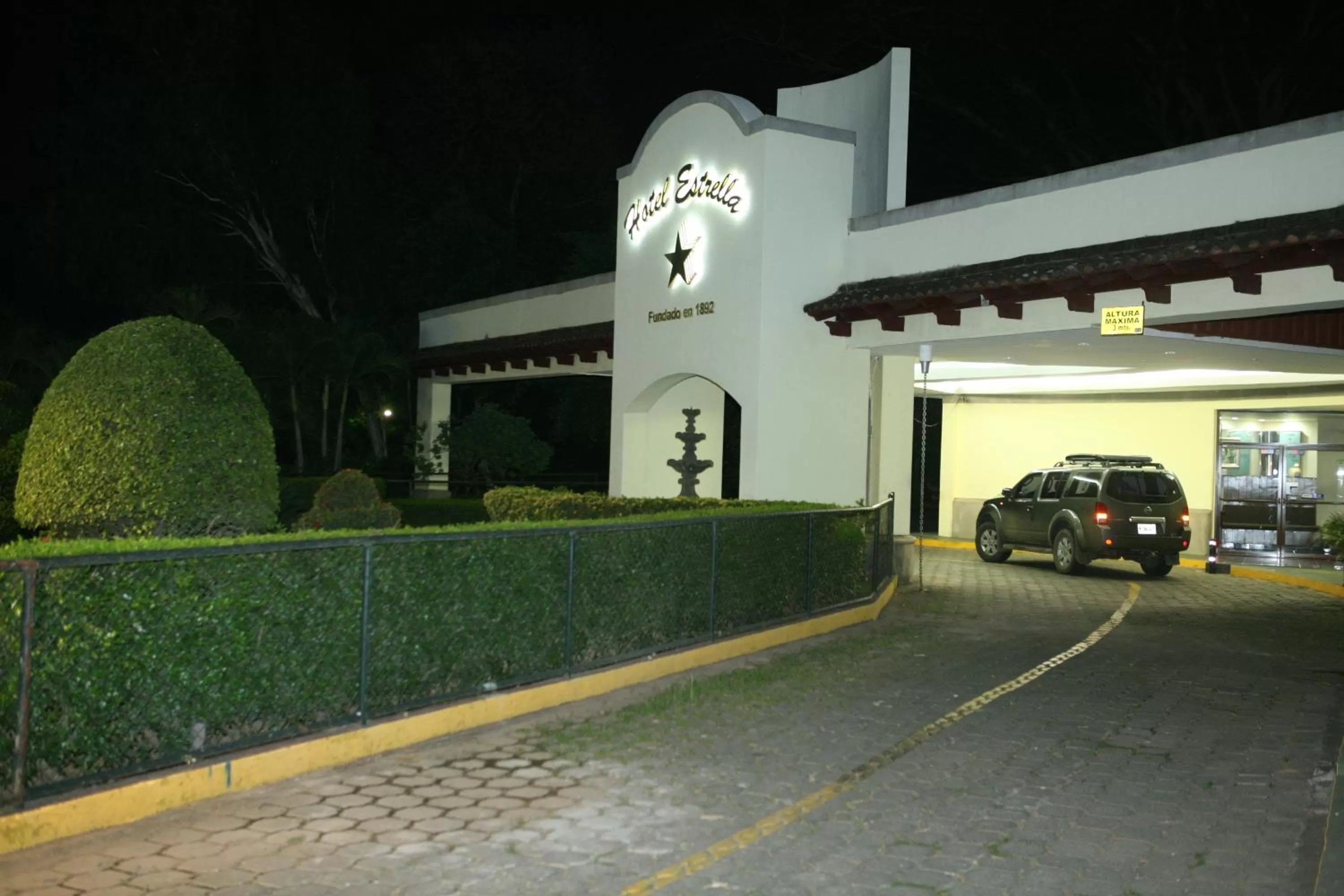 Facade/Entrance in Hotel Estrella