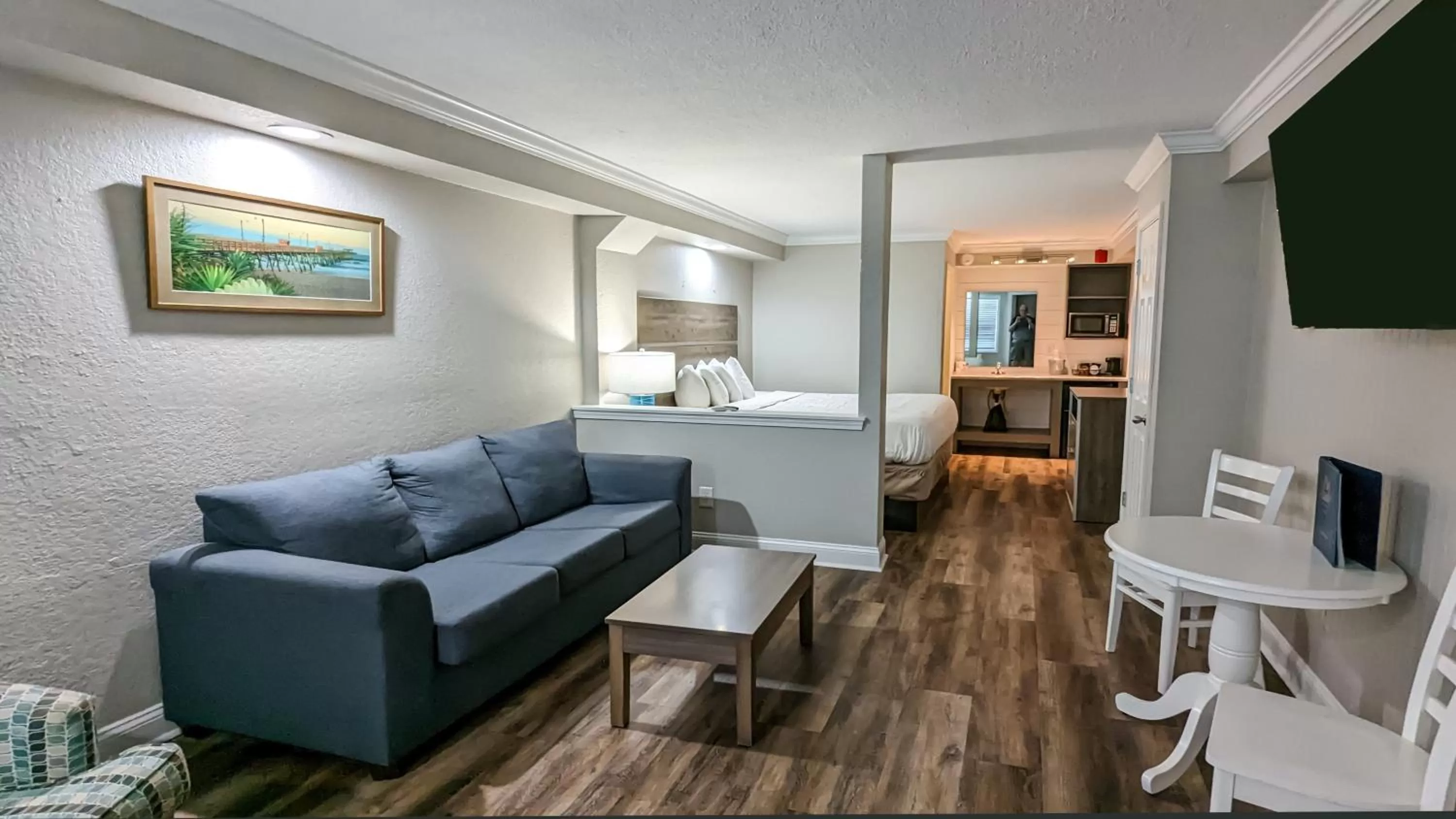 Seating area in Islander Hotel & Resort