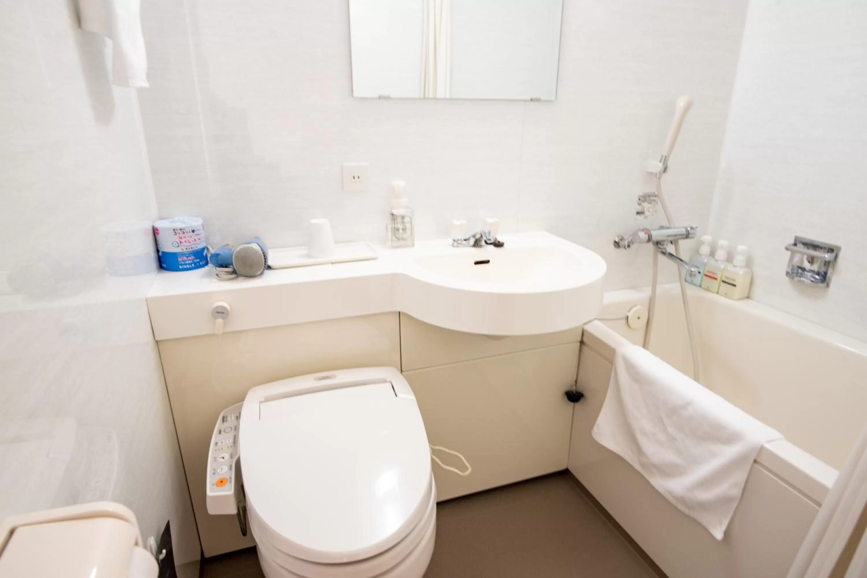 Bathroom in le Lac HOTEL Otsu Ishiyama