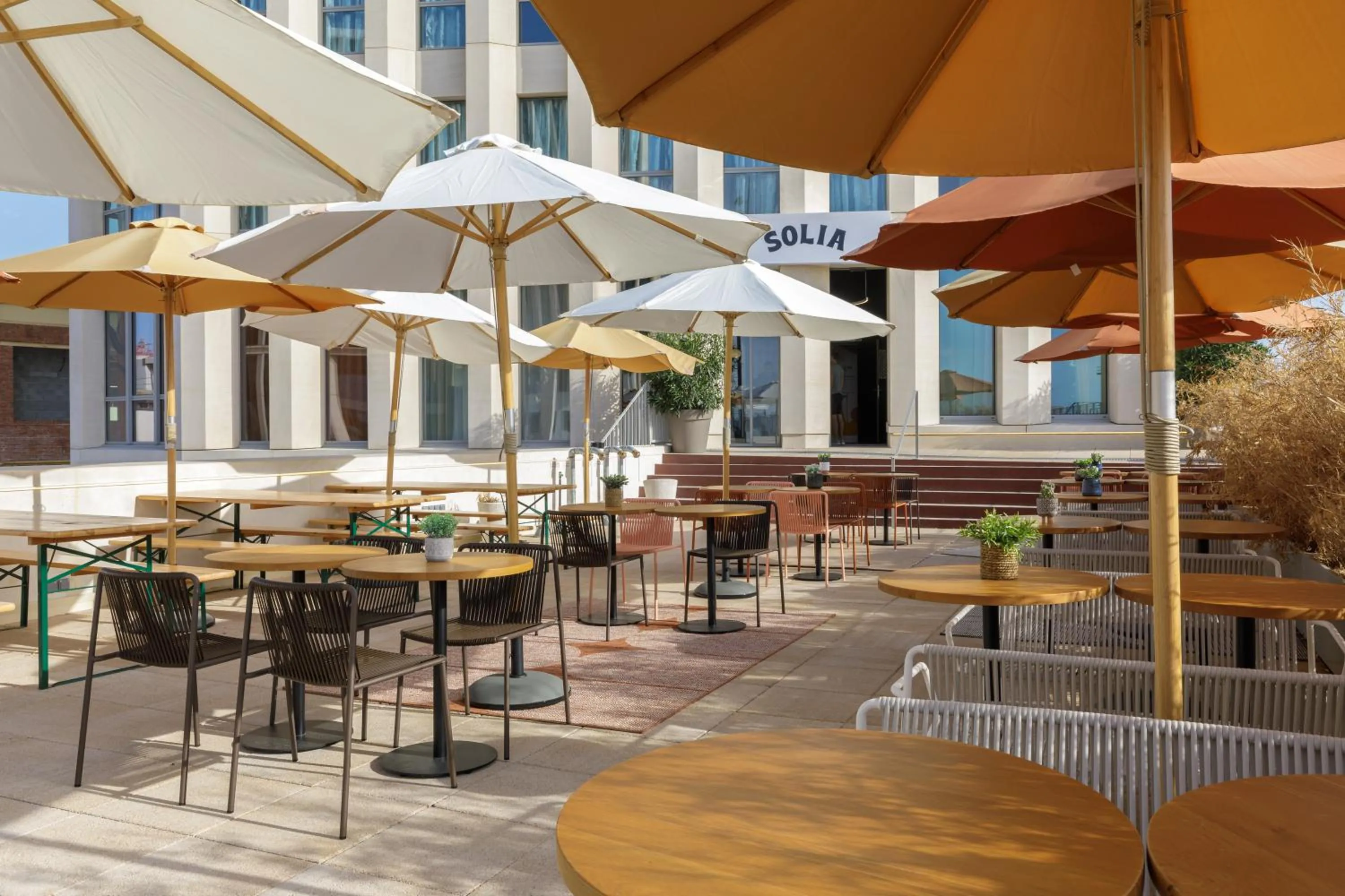 Patio in JOST Hôtel Bordeaux Centre Gare Saint Jean