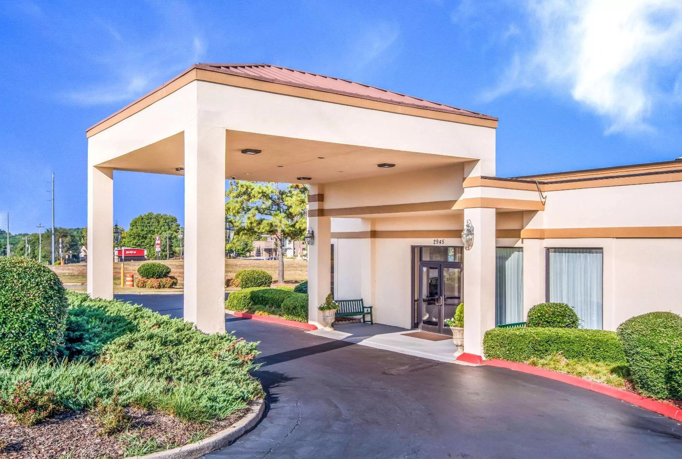 Property building in Quality Inn Suwanee I-85