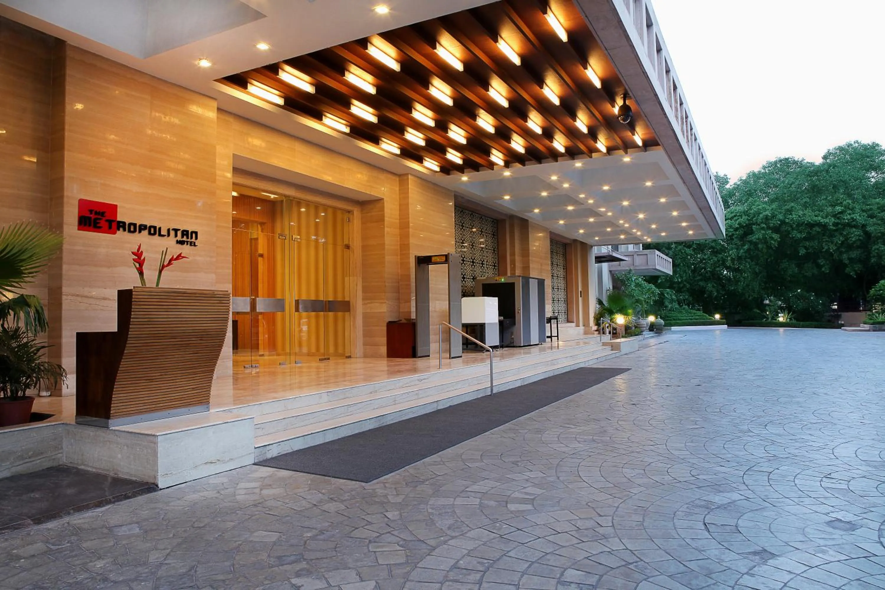 Facade/entrance in The Metropolitan Hotel & Spa New Delhi