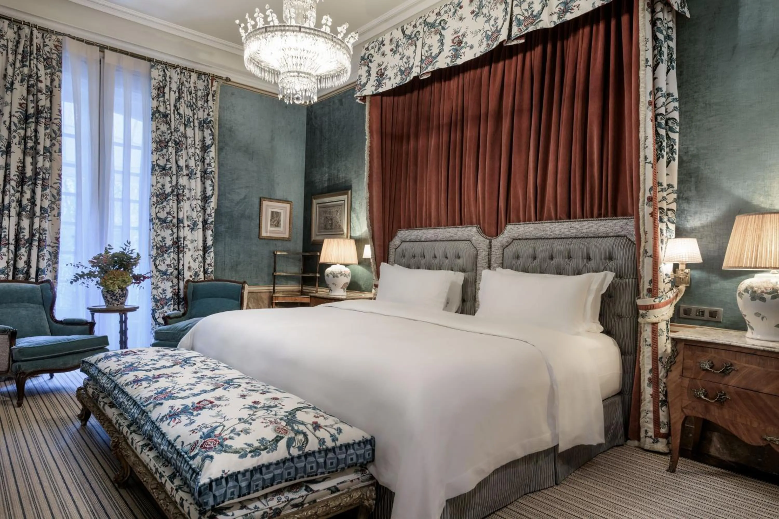 Photo of the whole room, Bed in Santo Mauro, a Luxury Collection Hotel, Madrid