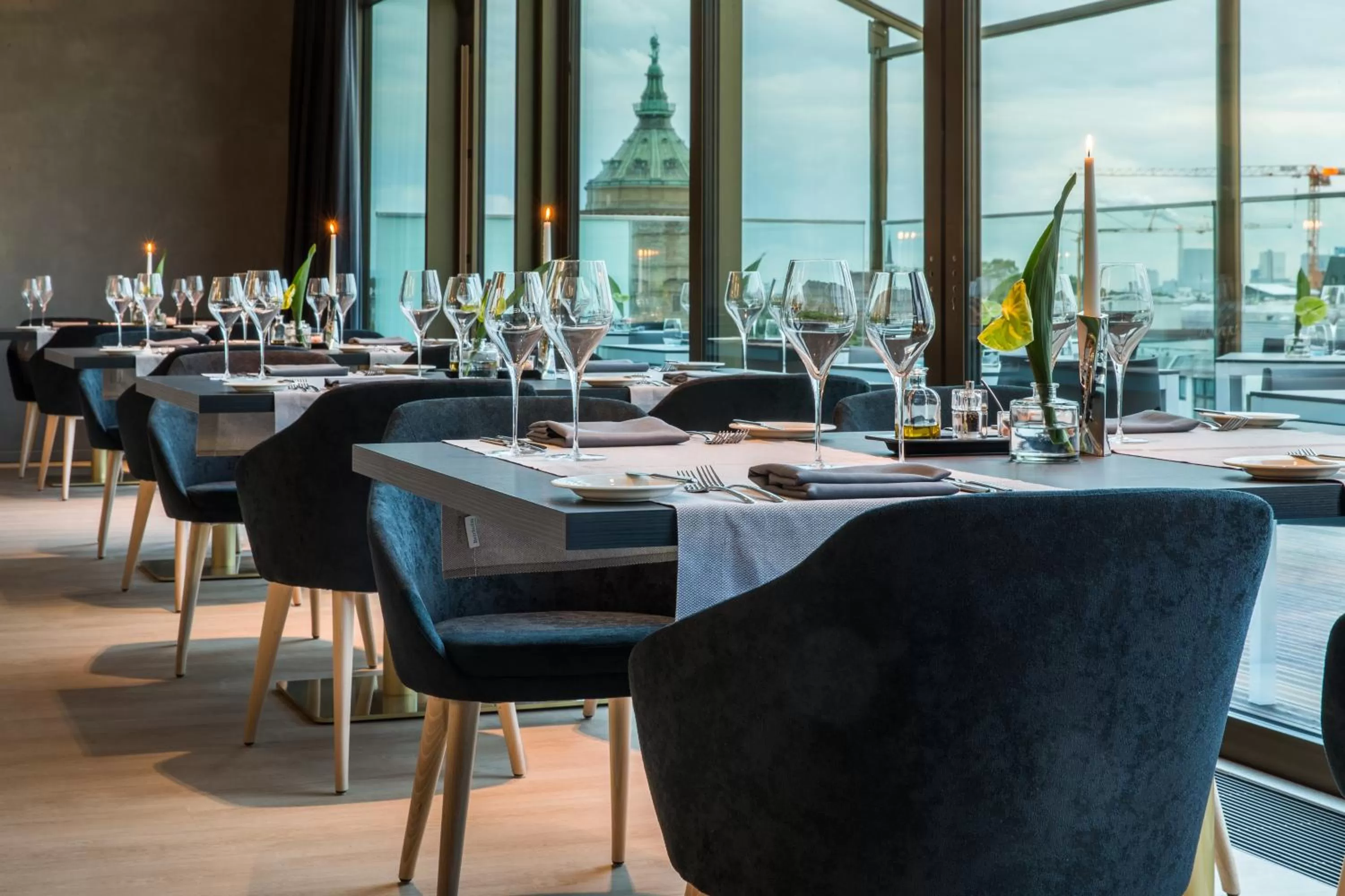 Restaurant/places to eat in Radisson Blu Hotel, Mannheim