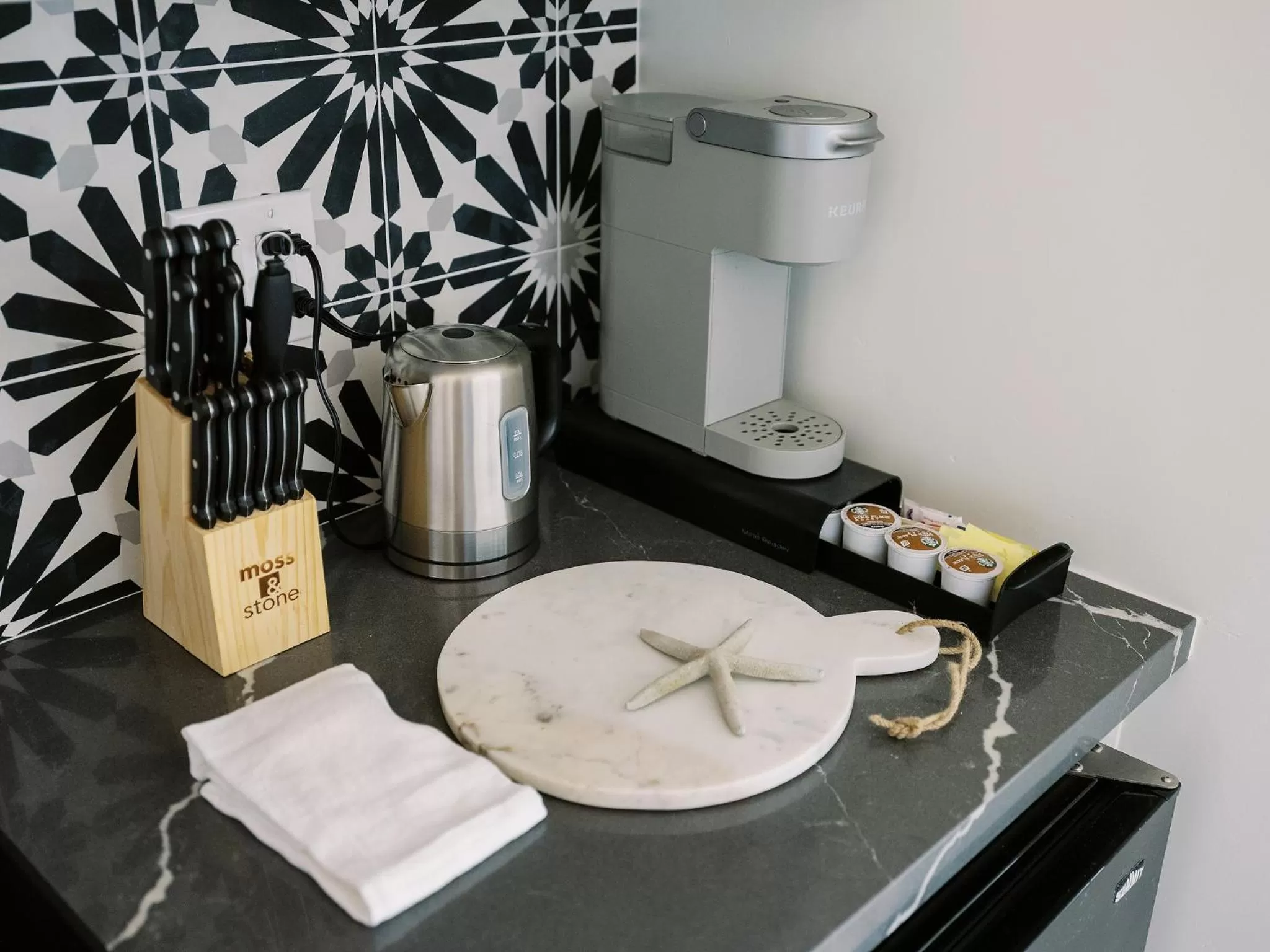 Coffee/tea facilities in The Marbella