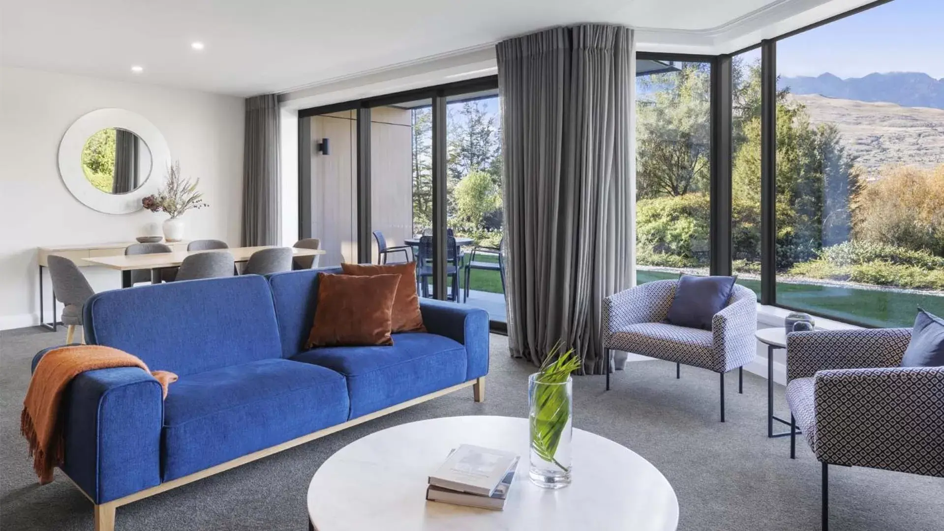 Two-Bedroom Lake Side in Oaks Queenstown Shores Resort Two-Bedroom Lake Side in Oaks Queenstown Shores Resort