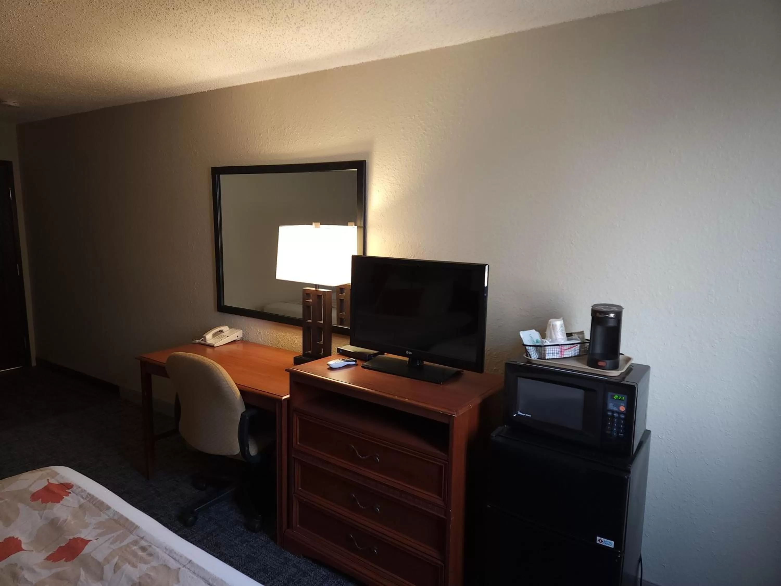 Bed in Bison Plains Lodge