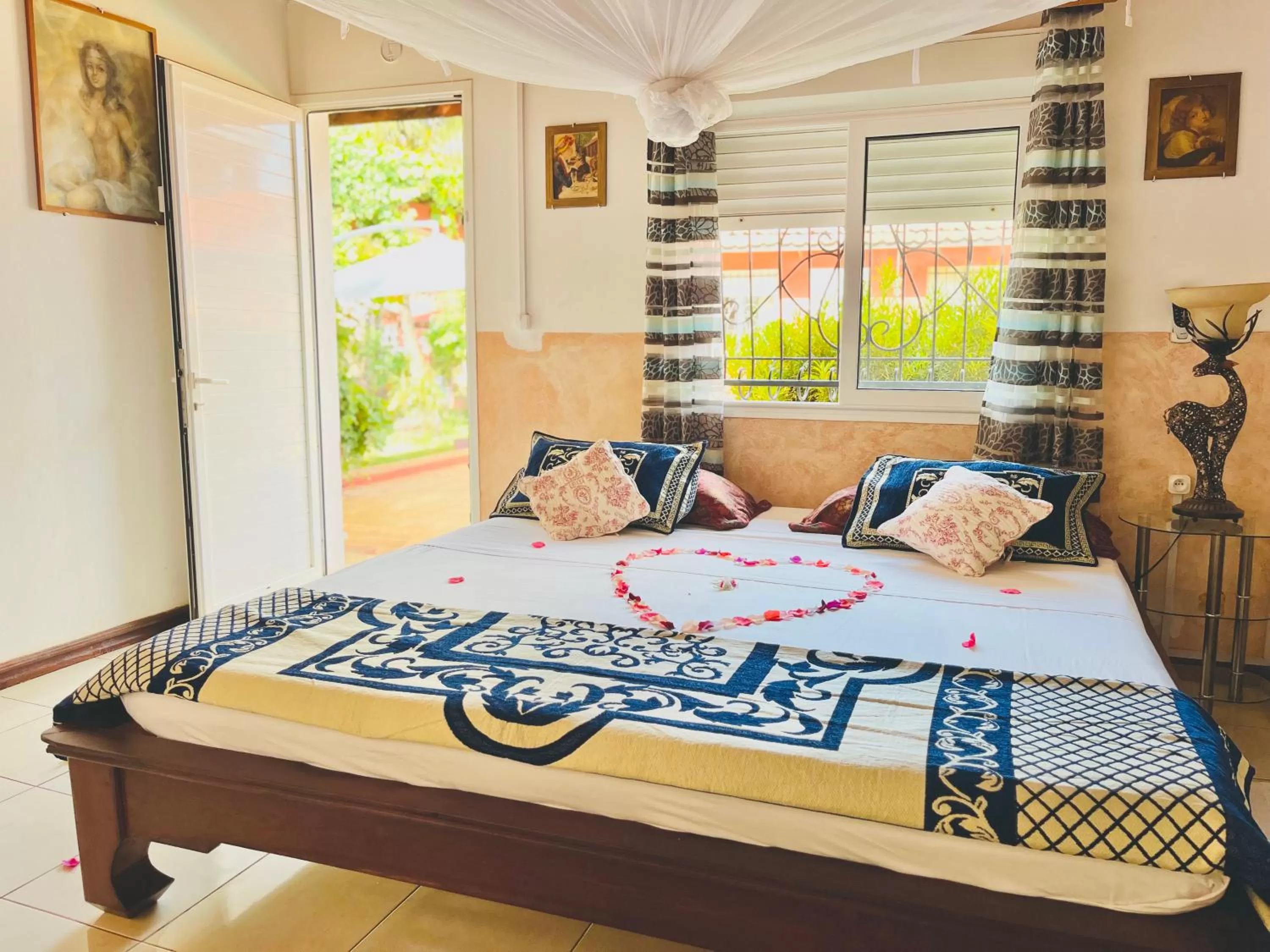 Bedroom, Bed in Régina Lodge Diégo Suarez Madagascar