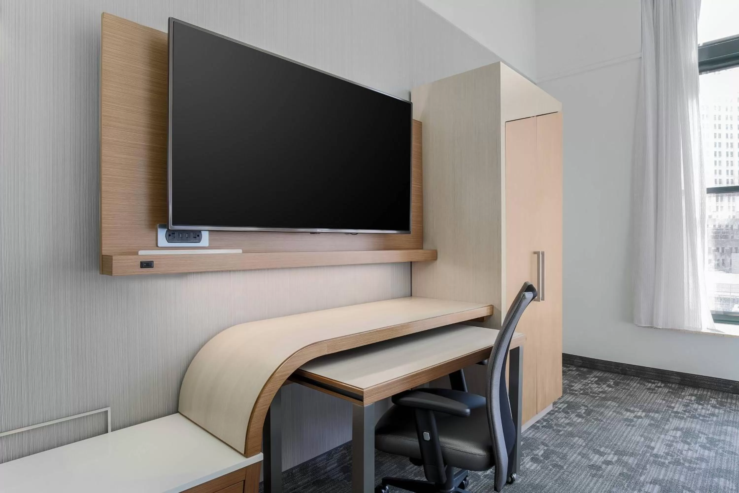 Photo of the whole room in Courtyard by Marriott Pittsburgh Downtown