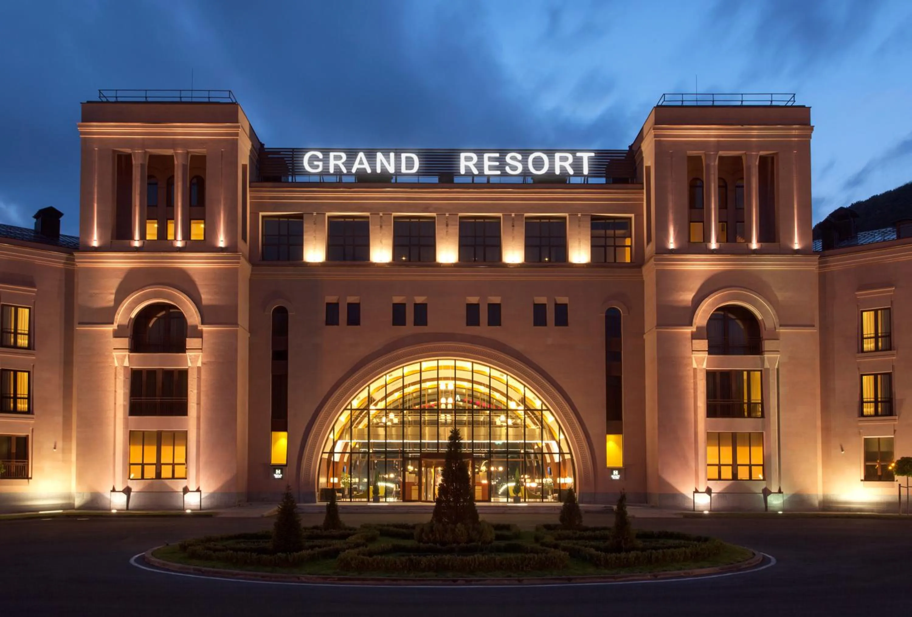 Facade/entrance in Grand Resort Jermuk Sanatorium