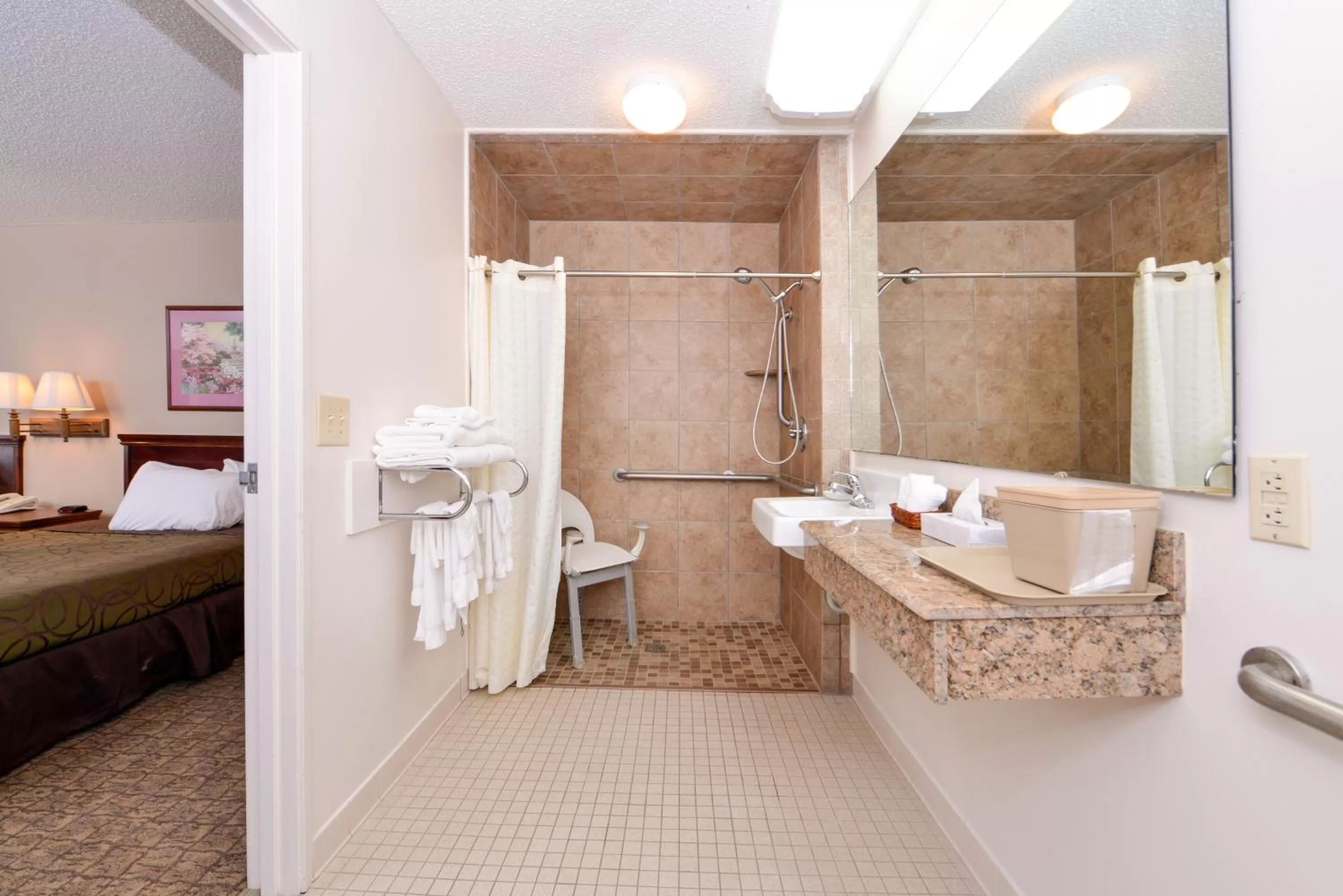 Bed in Briarwood Inn Of Geneva