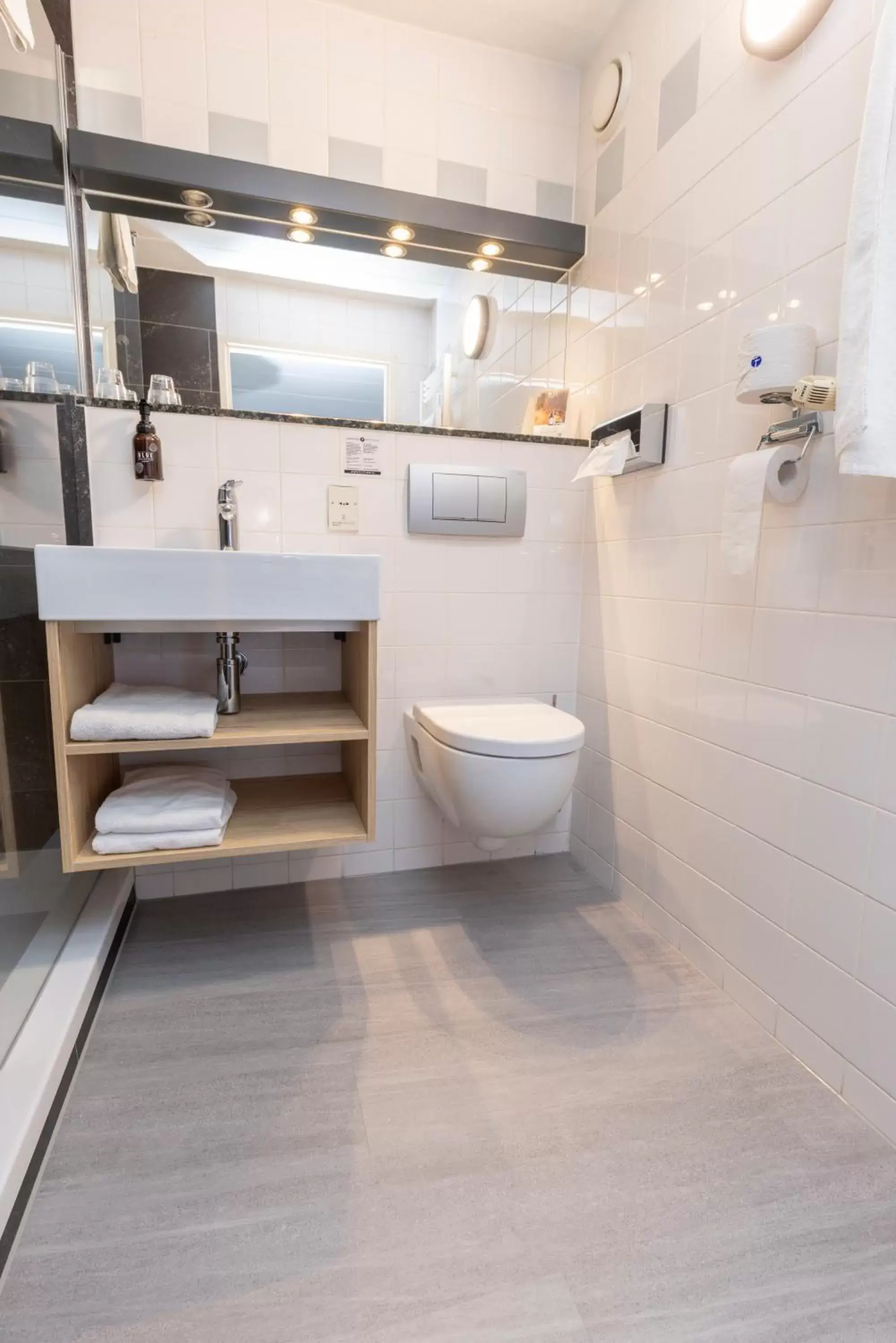 Executive Double Room with Terrace in Fletcher Hotel Restaurant Loosdrecht-Amsterdam Executive Double Room with Terrace in Fletcher Hotel Restaurant Loosdrecht-Amsterdam