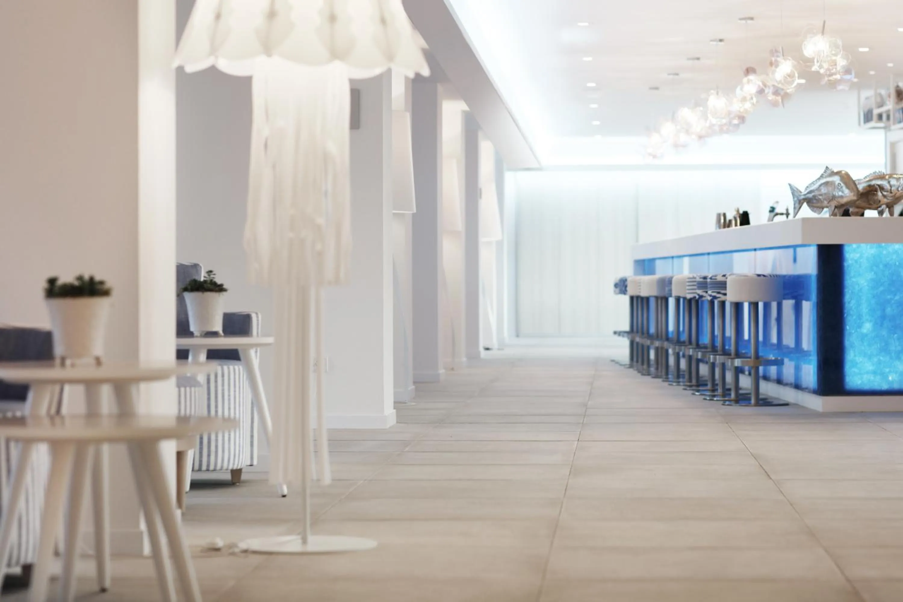 Lounge or bar in Iberostar Waves Bahía de Palma - Adults Only