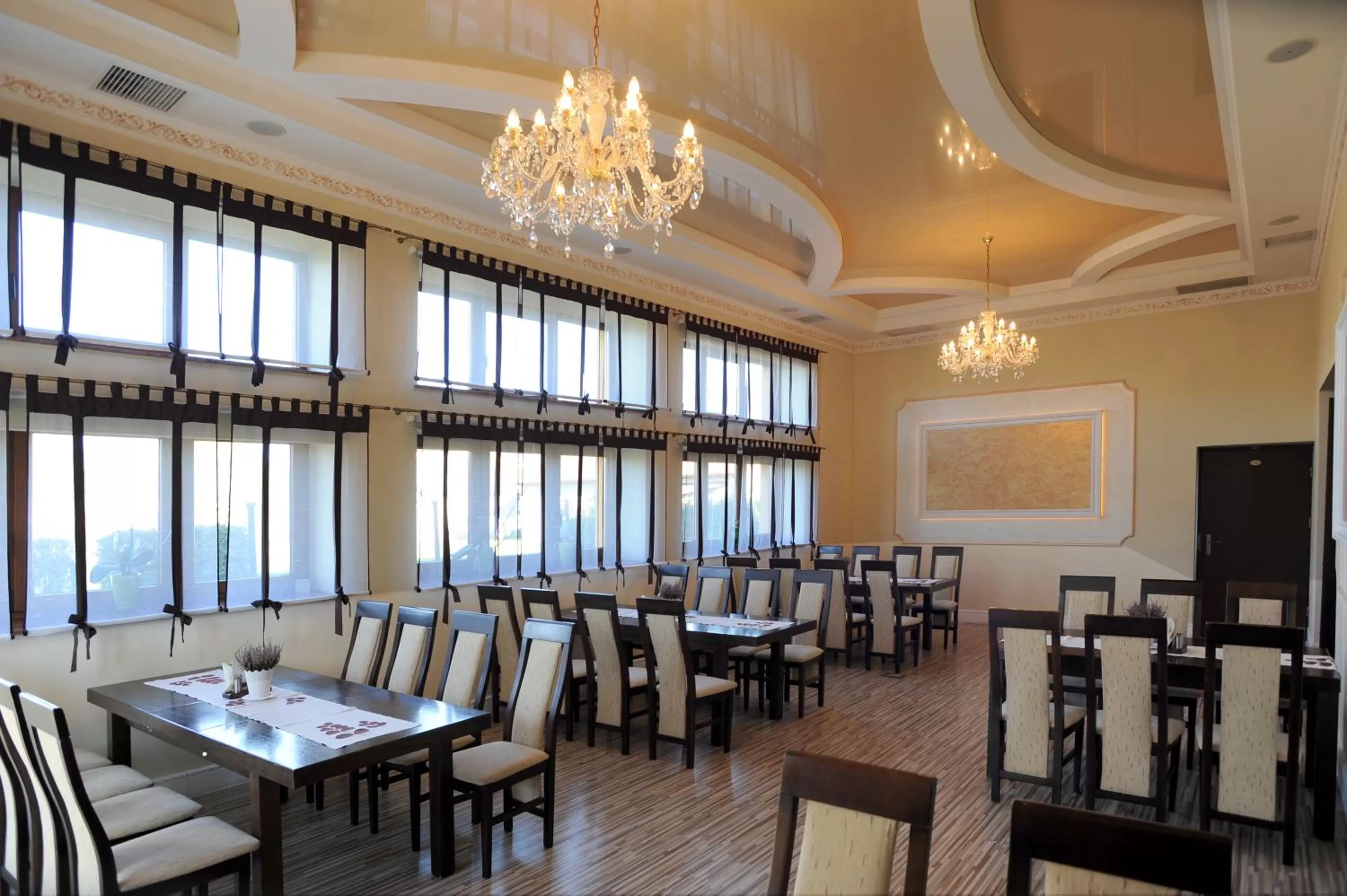 Restaurant/places to eat in Hotel Imperial