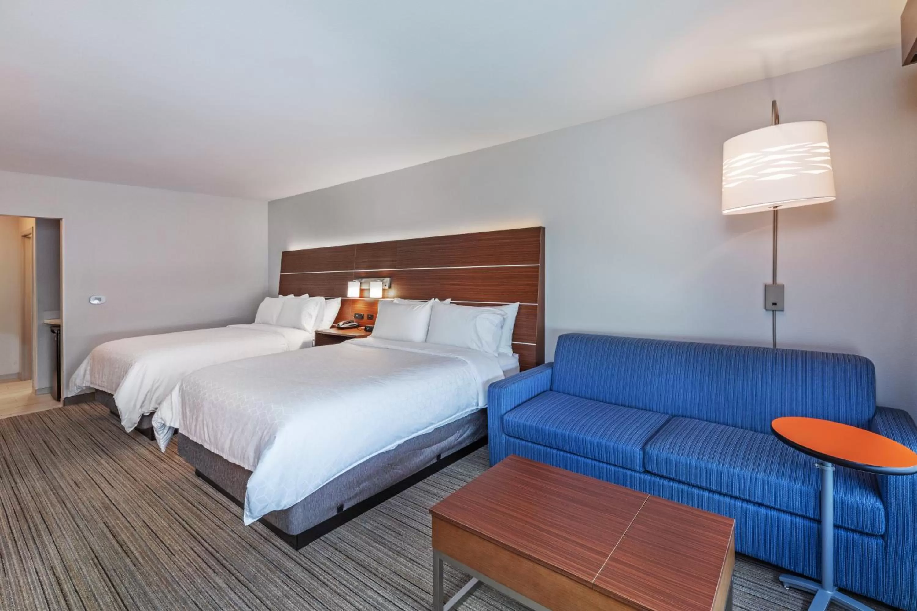 Bed in Holiday Inn Express & Suites - Parsons by IHG