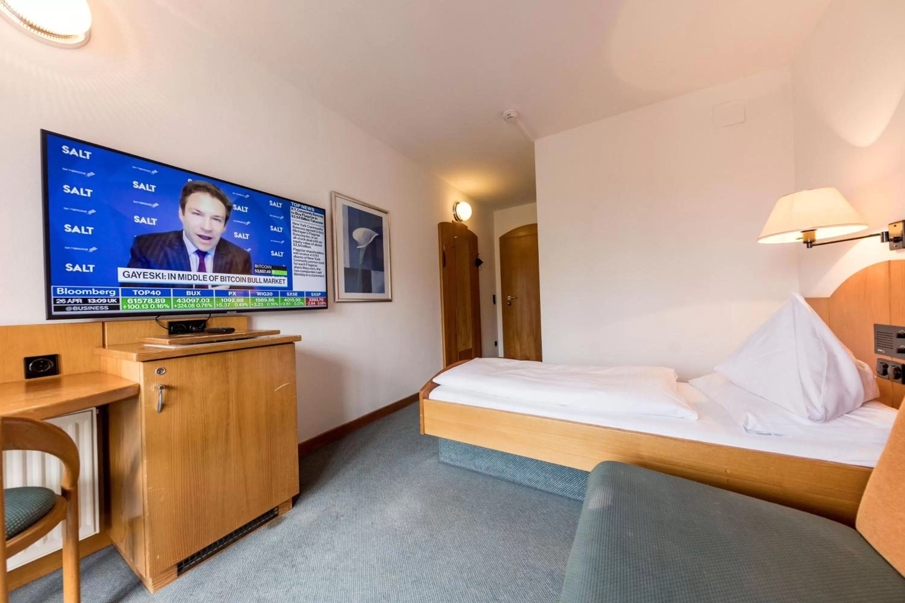 Bedroom, Bed in Hotel Edlingerwirt - Sauna & Golfsimulator inklusive